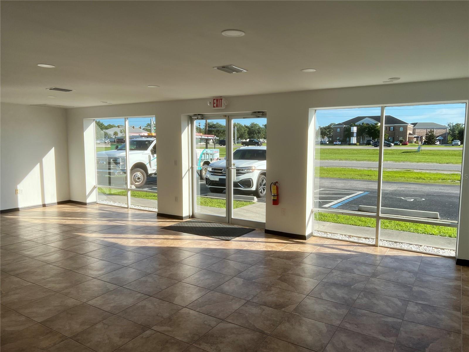 Image 9 of 13 For 1129 Tamiami Trail
