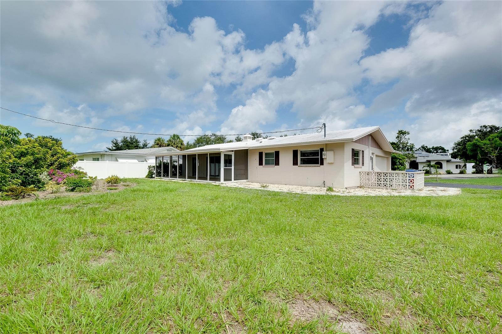 Image 32 of 49 For 617 Cadiz Road
