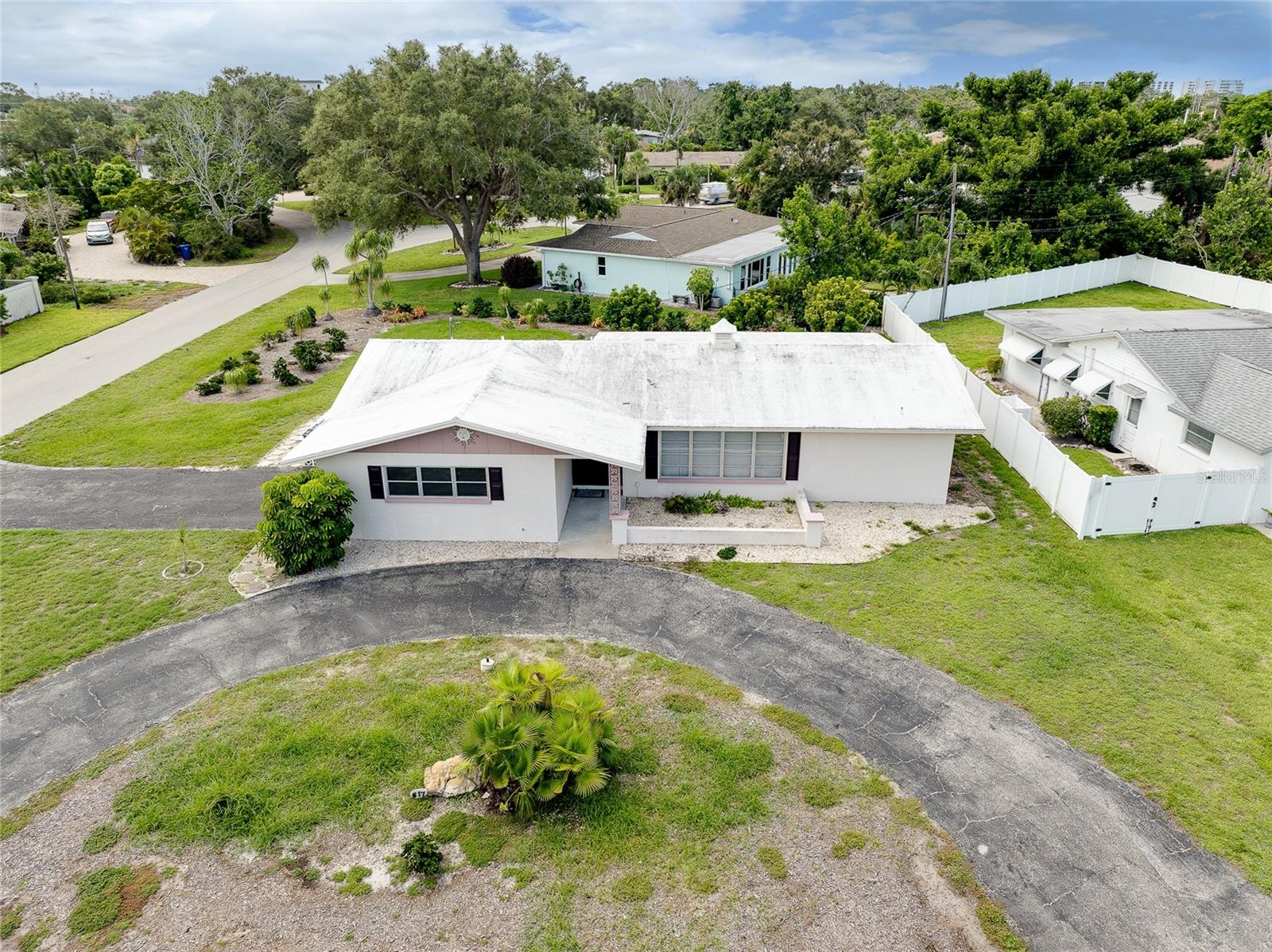 Image 37 of 49 For 617 Cadiz Road