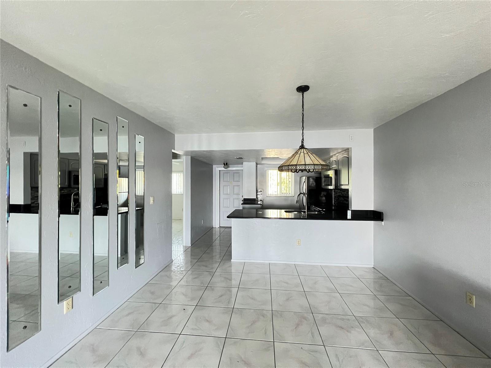Image 10 of 27 For 25225 Rampart Boulevard 502