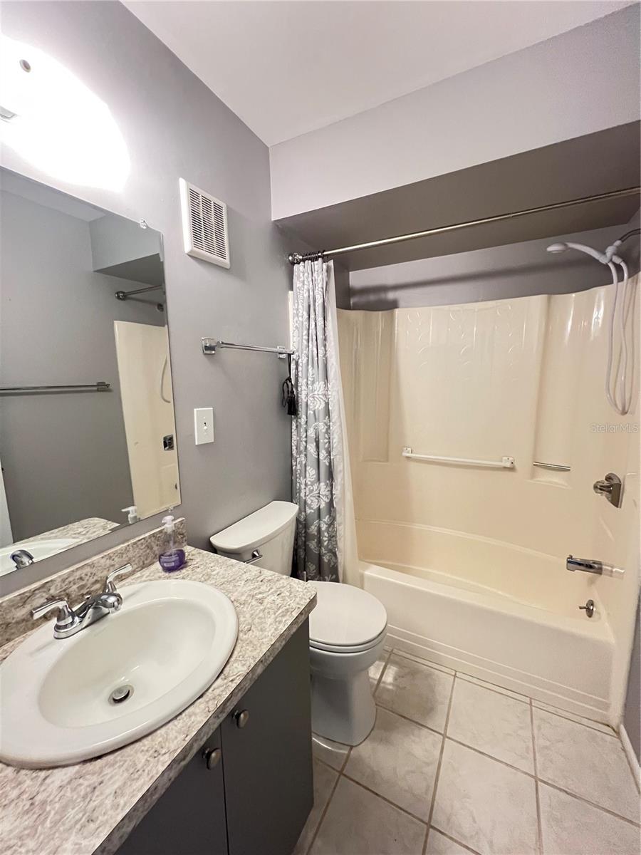 Image 18 of 27 For 25225 Rampart Boulevard 502