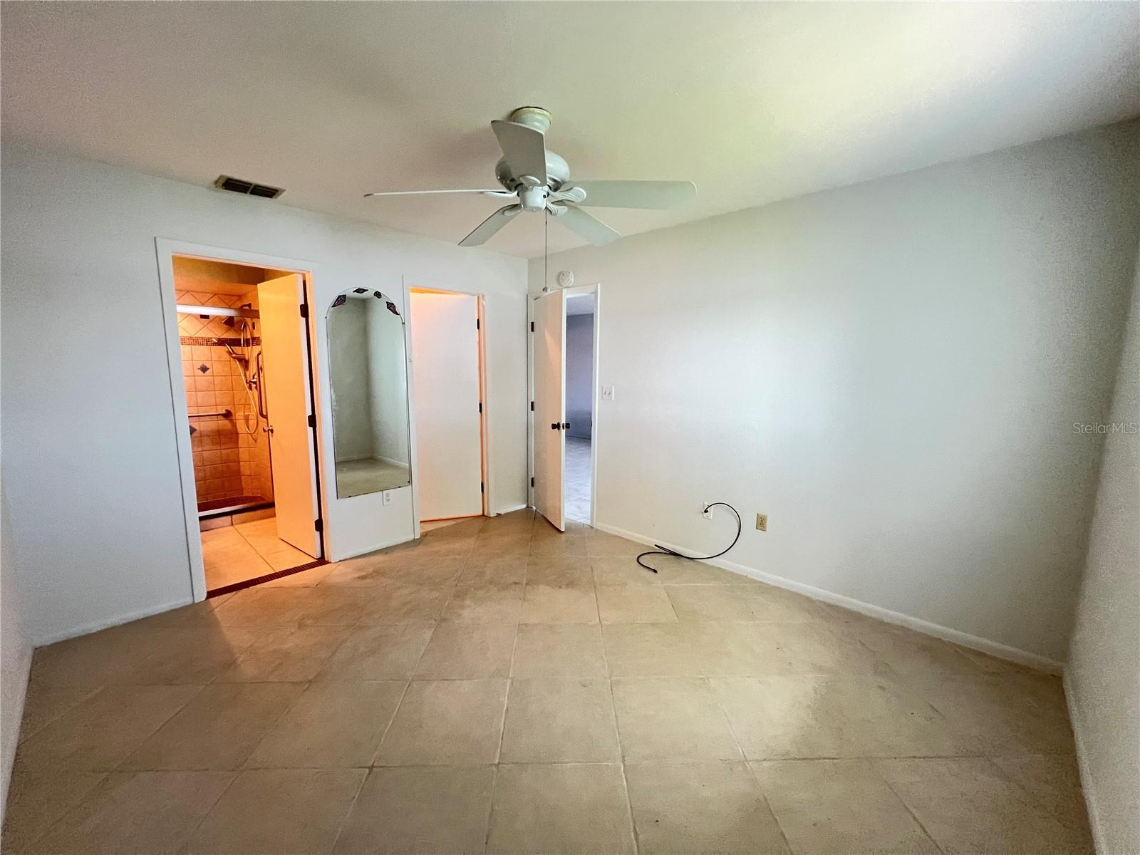 Image 19 of 27 For 25225 Rampart Boulevard 502