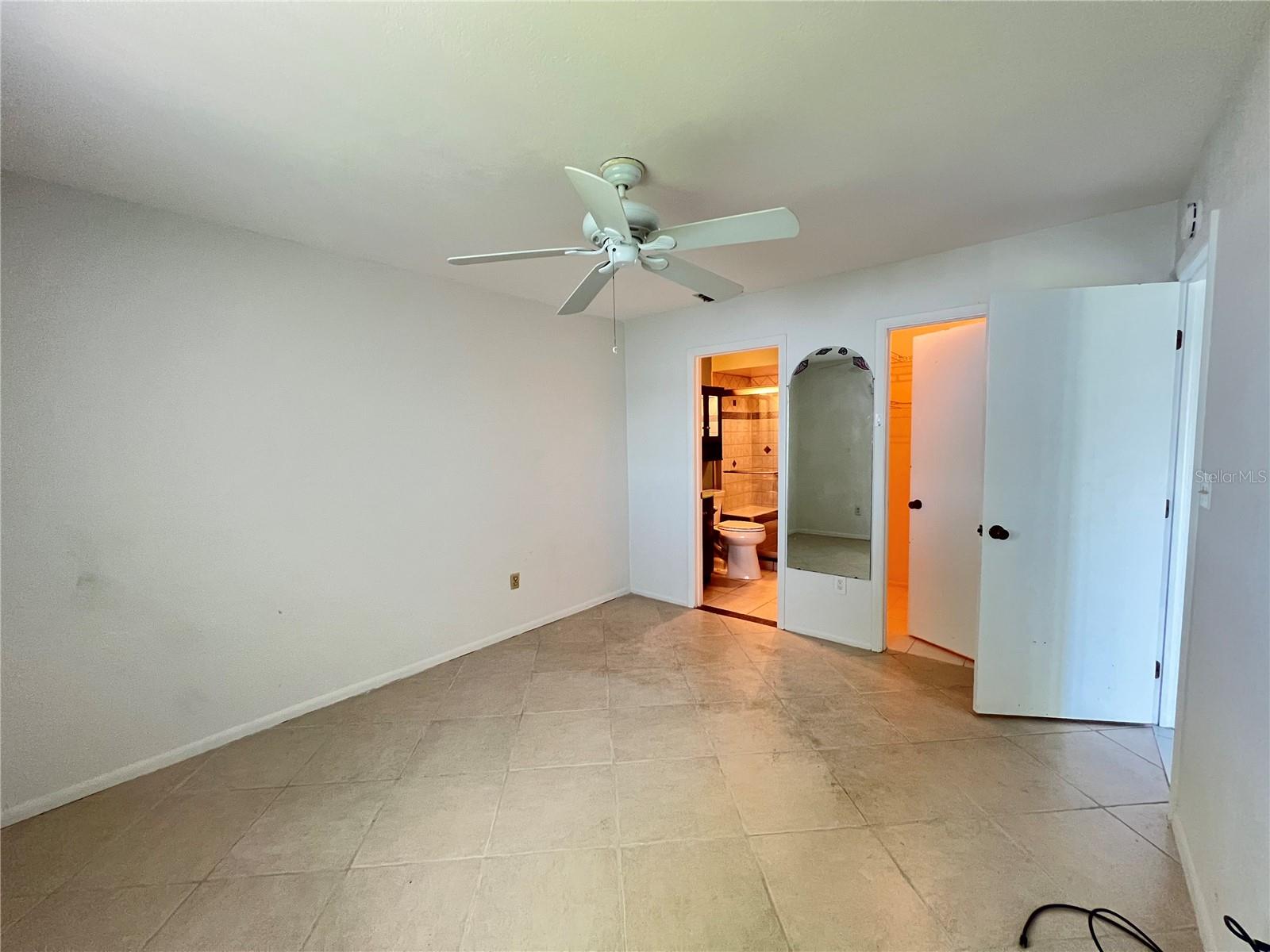 Image 20 of 27 For 25225 Rampart Boulevard 502