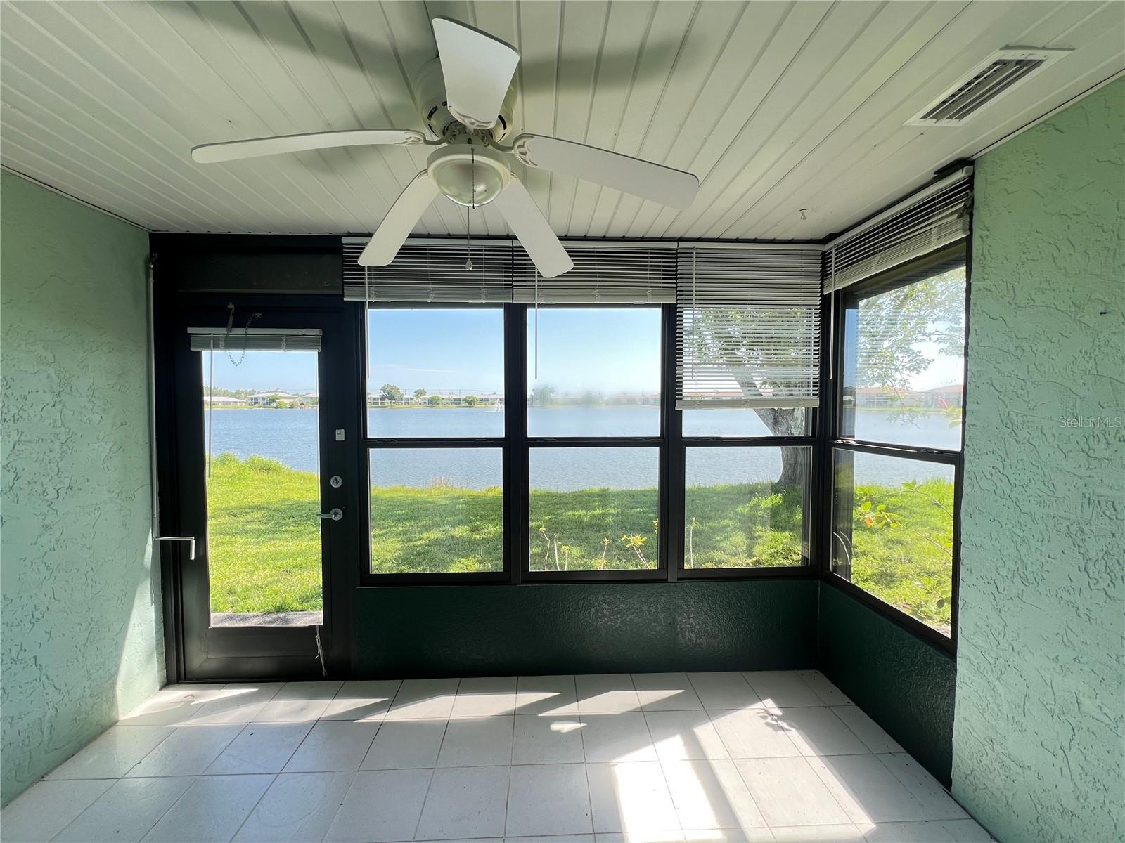 Image 23 of 27 For 25225 Rampart Boulevard 502