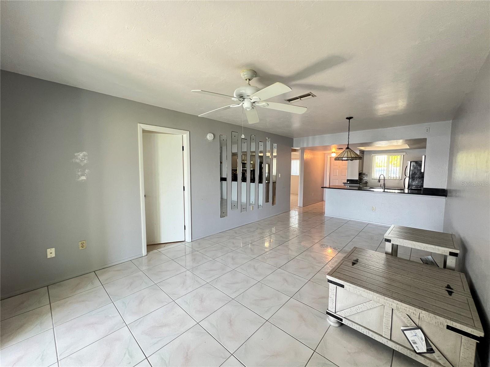 Image 6 of 27 For 25225 Rampart Boulevard 502