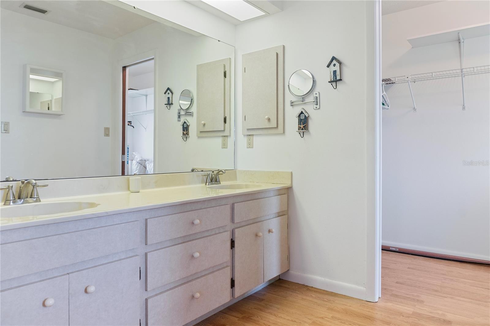 Image 21 of 40 For 13523 Drysdale Avenue