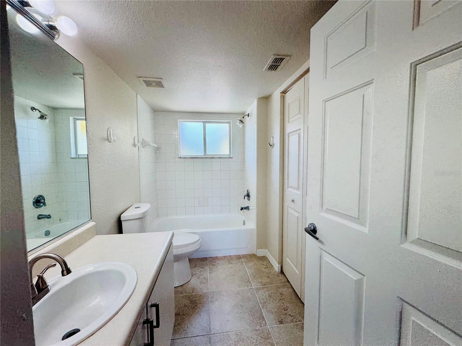 Image 12 of 22 For 8284 Key Royal Circle 1334