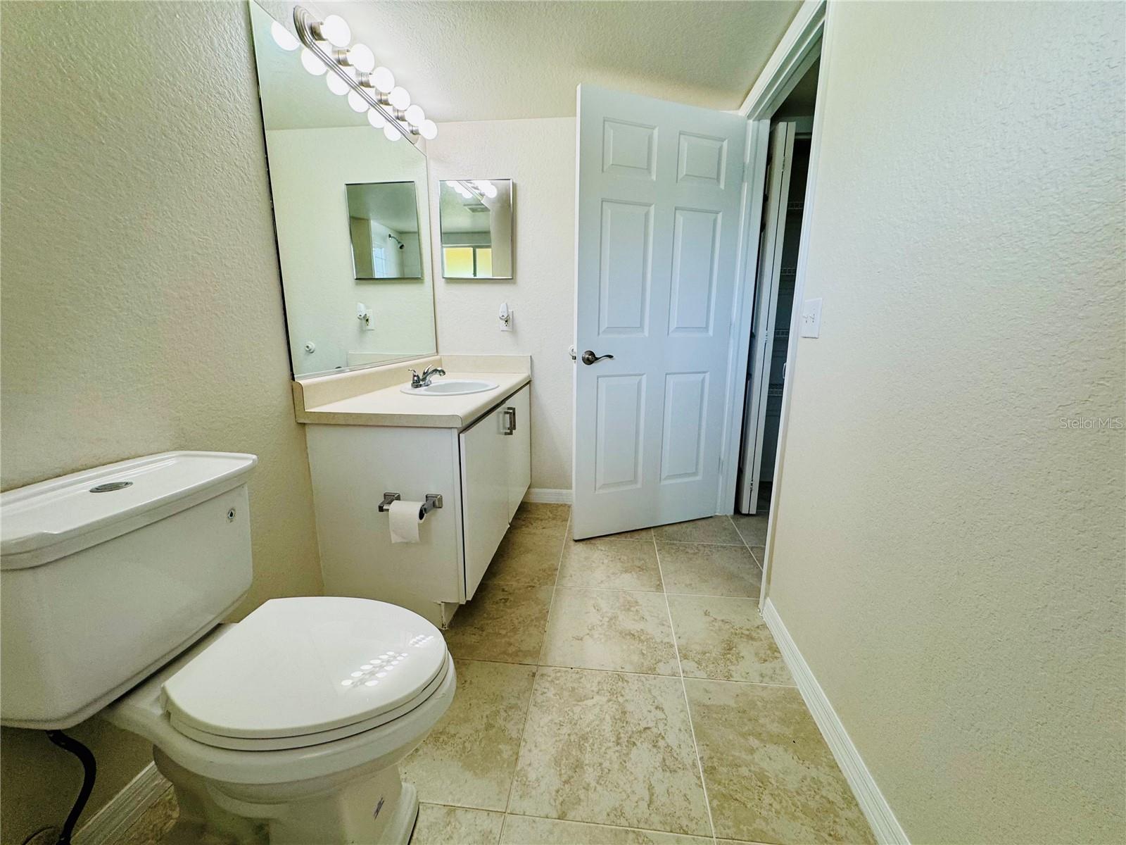 Image 17 of 22 For 8284 Key Royal Circle 1334