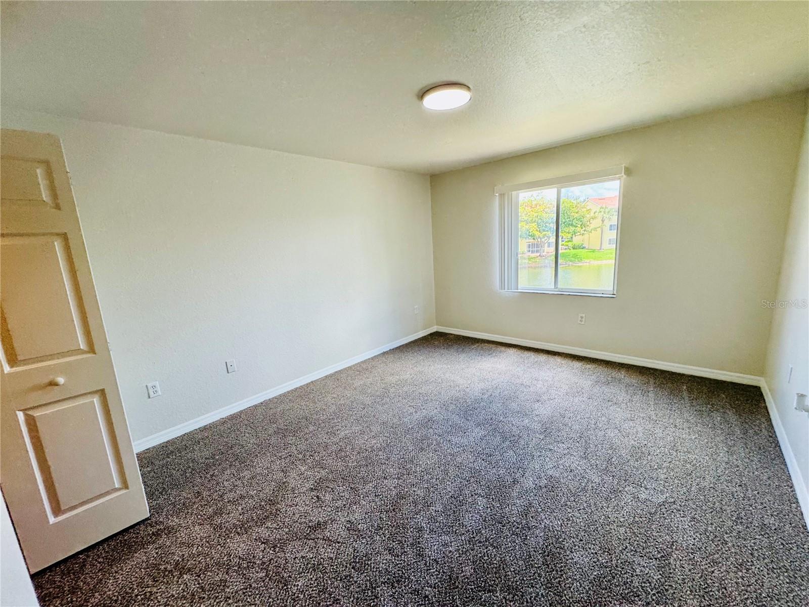 Image 18 of 22 For 8284 Key Royal Circle 1334