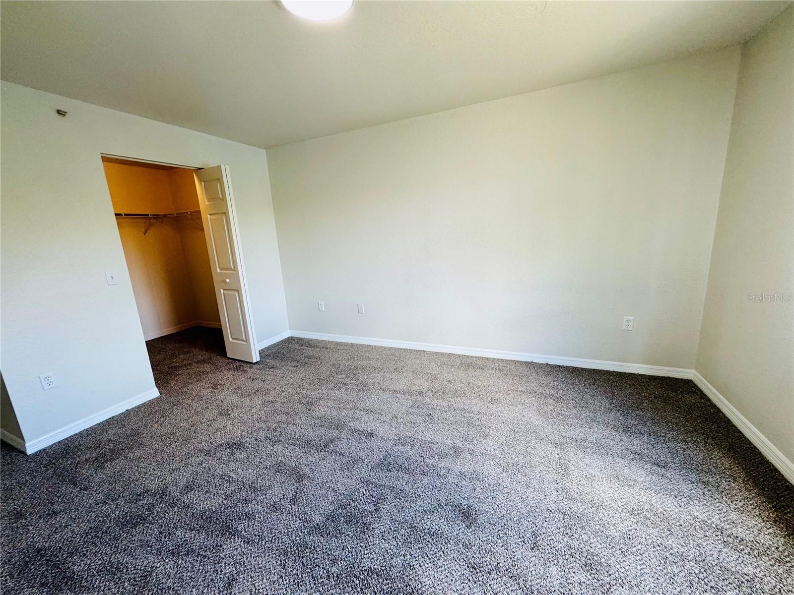 Image 21 of 22 For 8284 Key Royal Circle 1334
