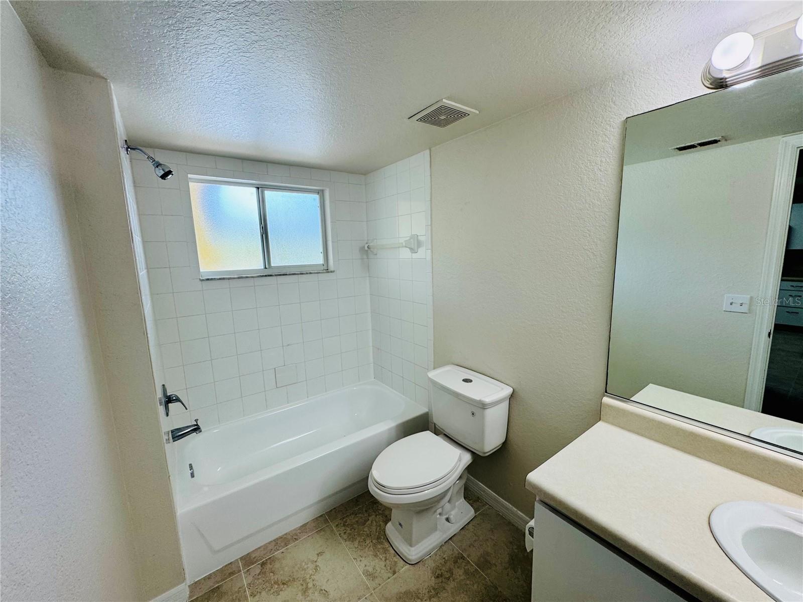 Image 20 of 28 For 8304 Key Royal Circle 1721