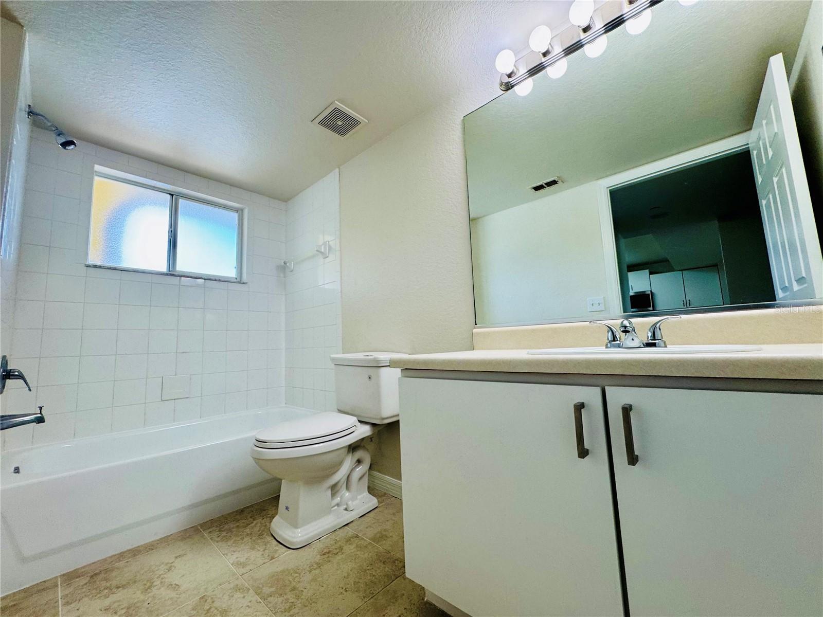 Image 21 of 28 For 8304 Key Royal Circle 1721
