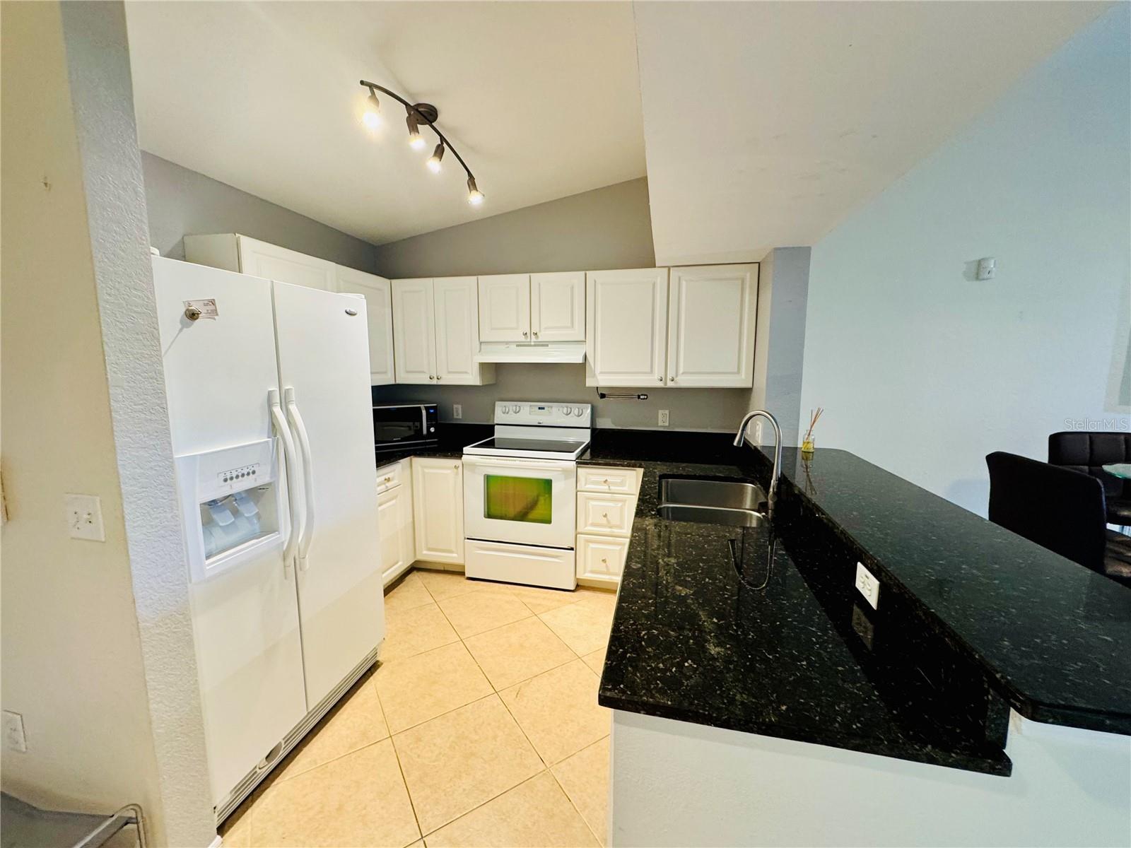 Image 12 of 24 For 8224 Key Royal Circle 225