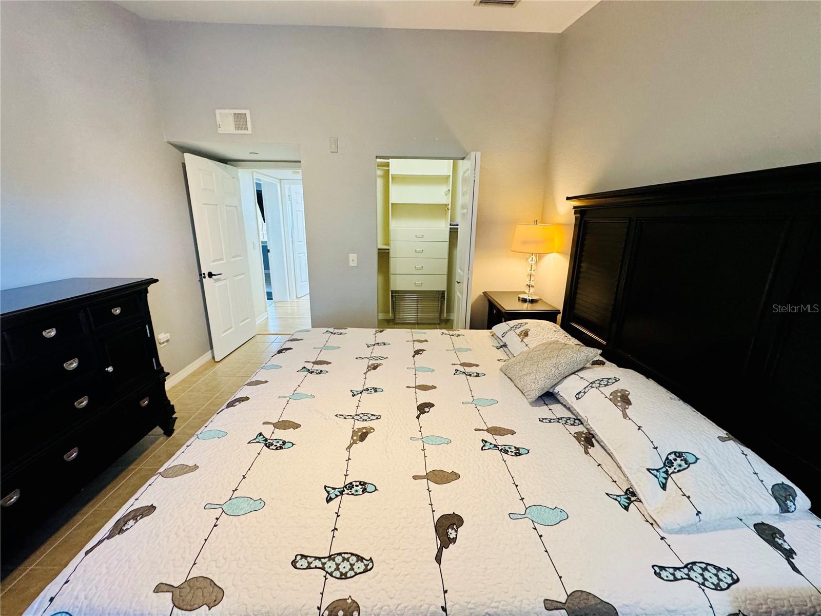 Image 17 of 24 For 8224 Key Royal Circle 225