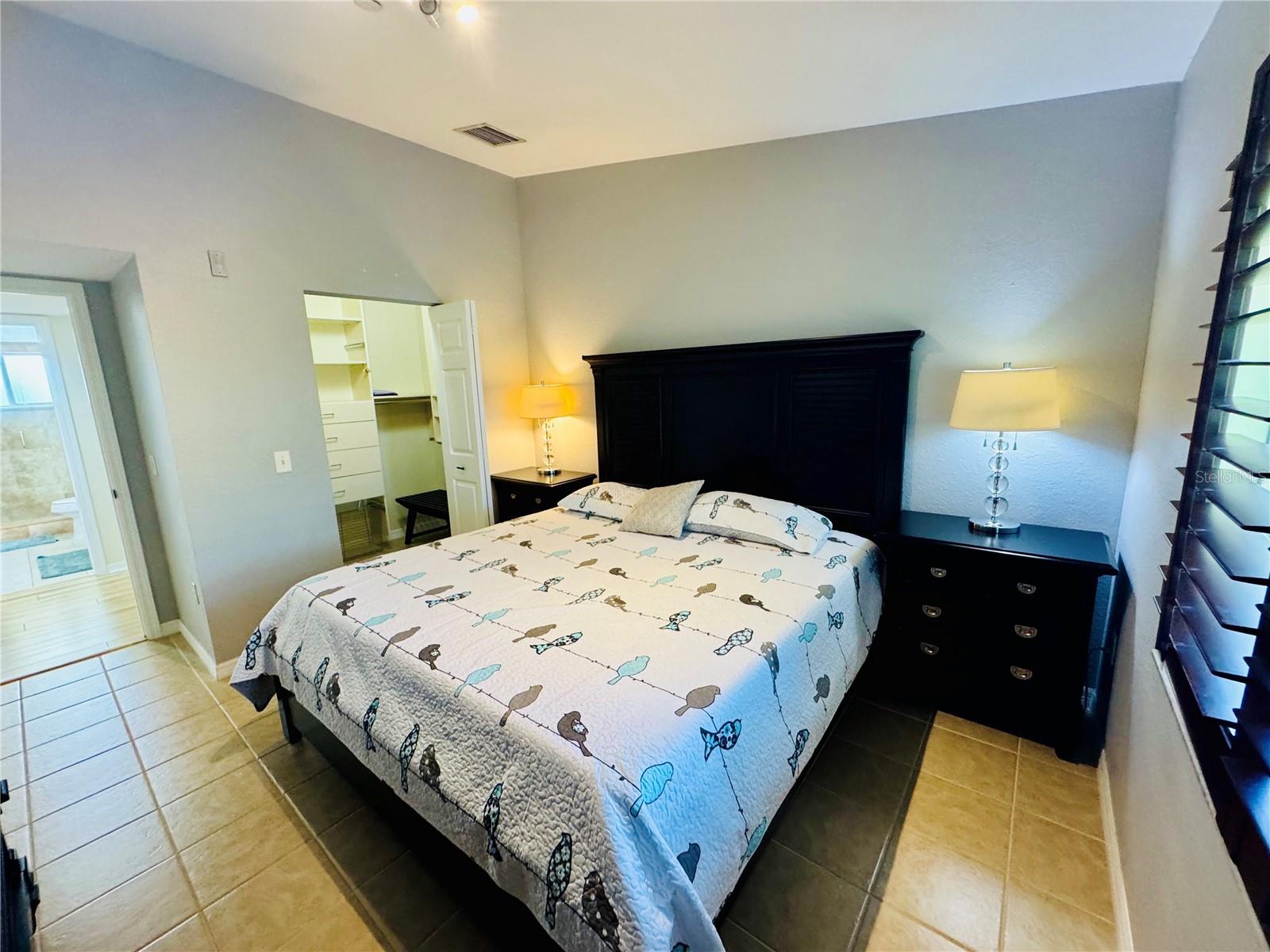 Image 16 of 24 For 8244 Key Royal Circle 633