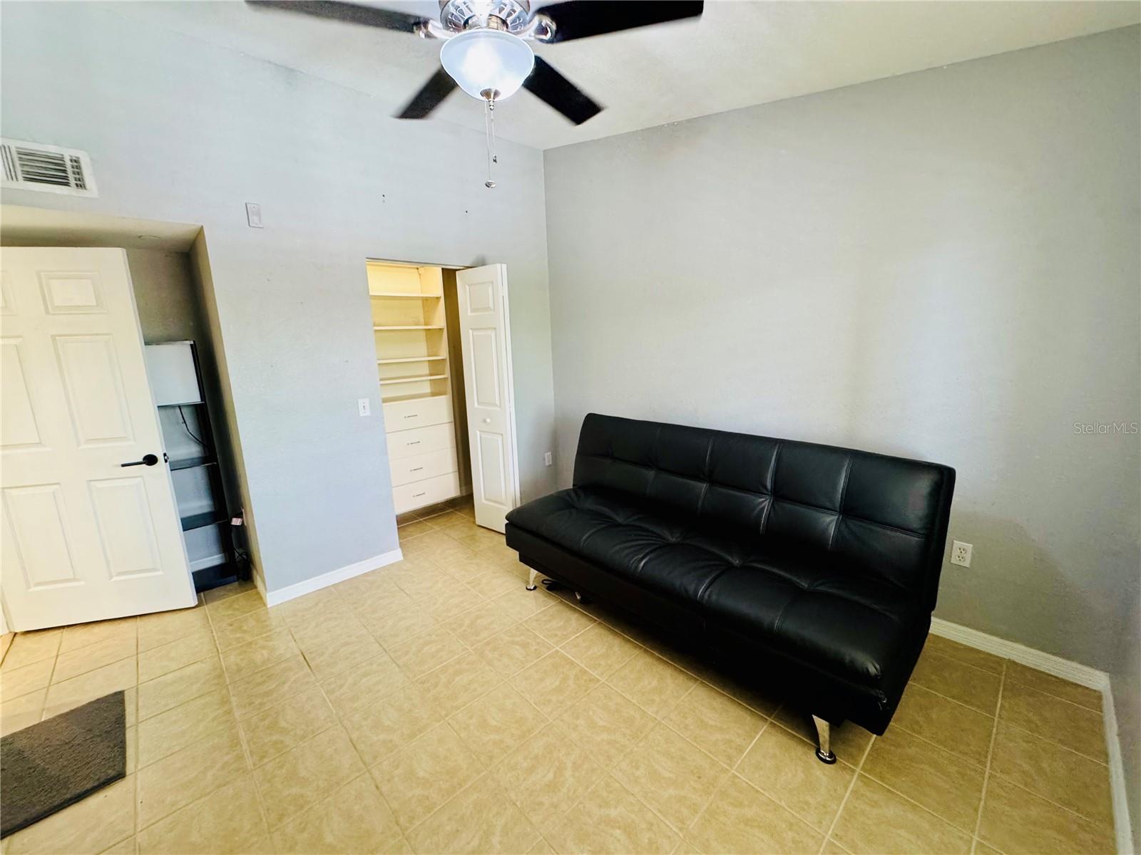 Image 20 of 24 For 8244 Key Royal Circle 633