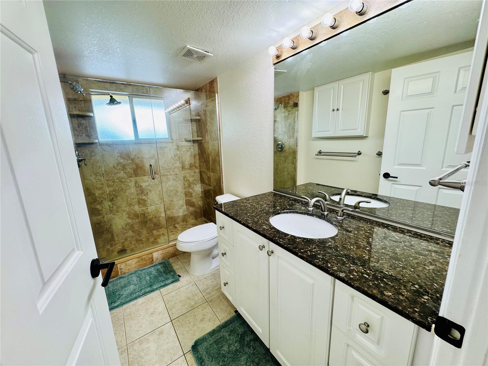 Image 4 of 24 For 8244 Key Royal Circle 633