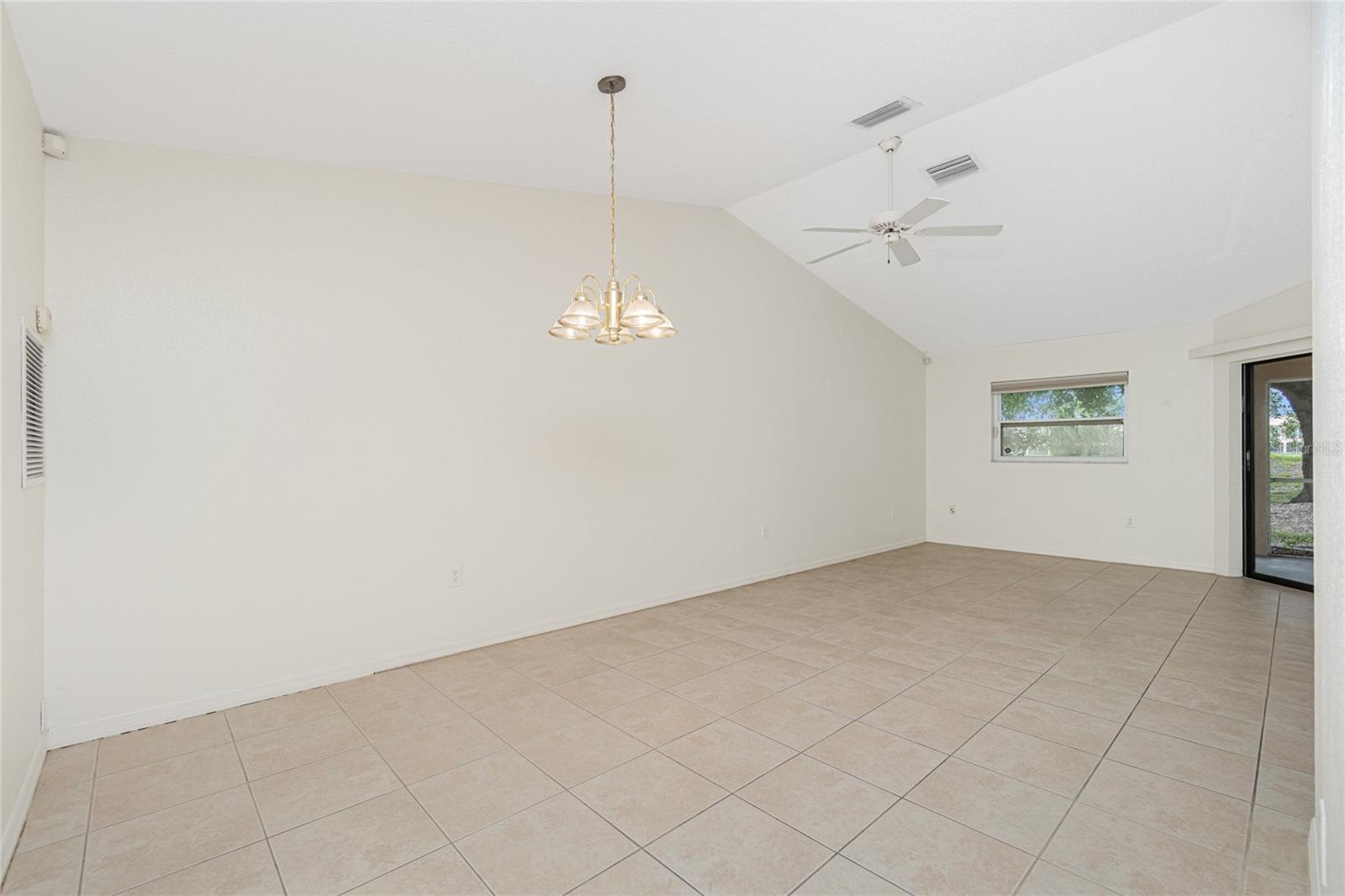 Image 10 of 58 For 1203 Saxony Circle