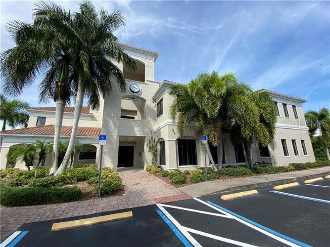 Image 3 of 5 For 5900 Pan American Boulevard 102