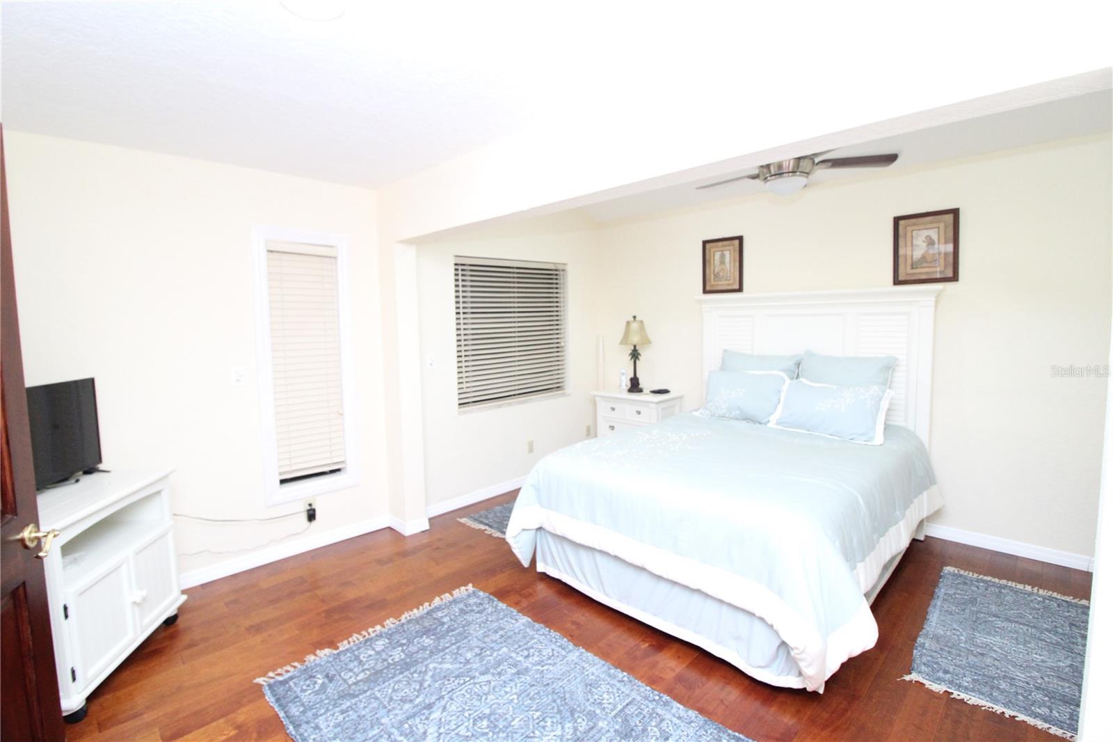 Image 15 of 77 For 25188 Marion Avenue 24