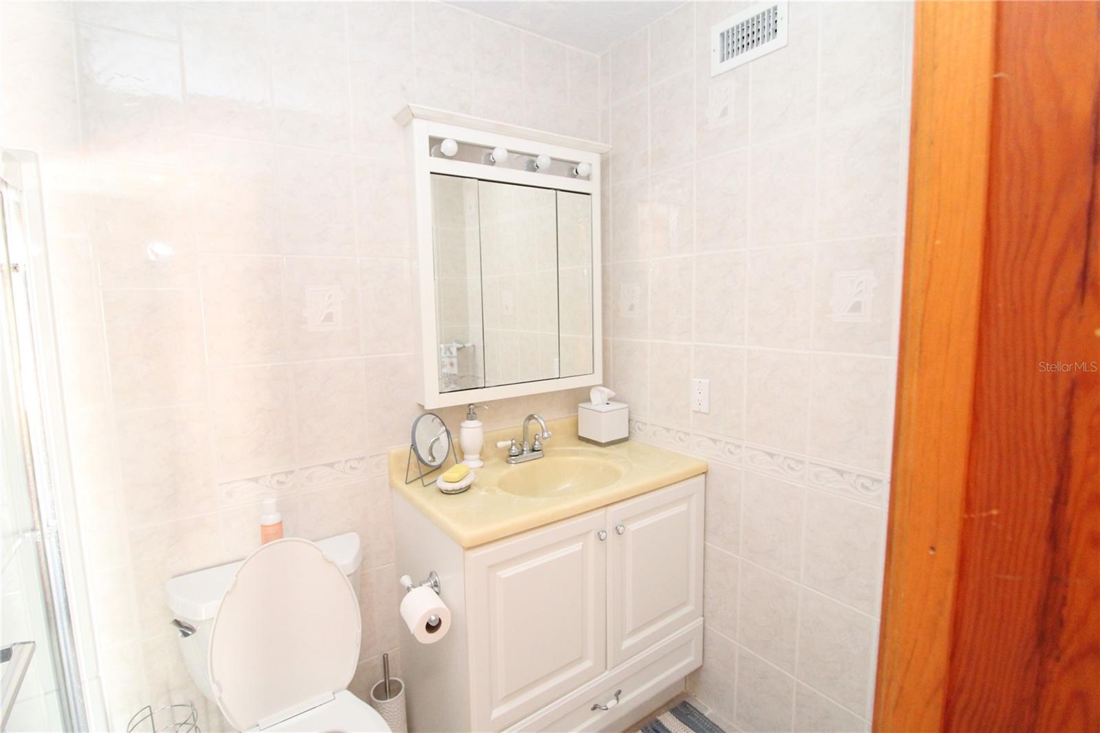 Image 17 of 77 For 25188 Marion Avenue 24