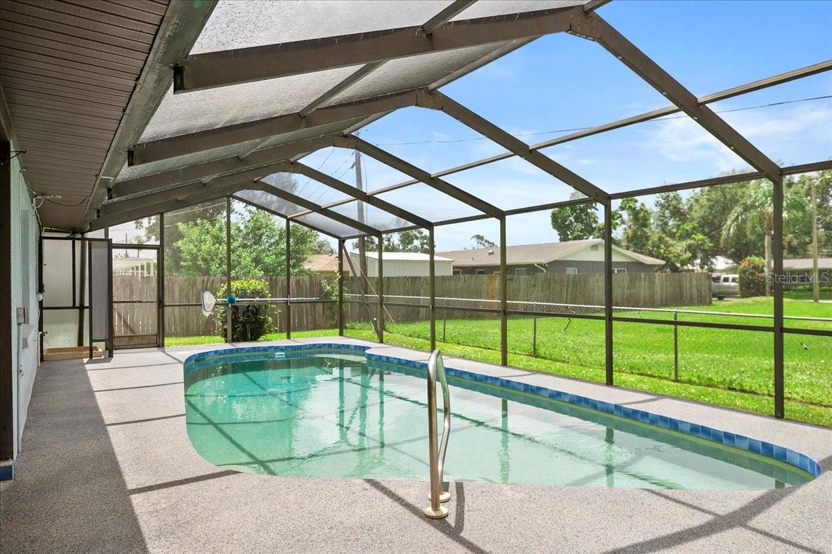 Image 23 of 26 For 572 Darwin Road