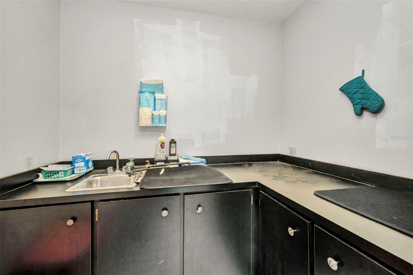 Image 19 of 30 For 3417 Tamiami Trail E