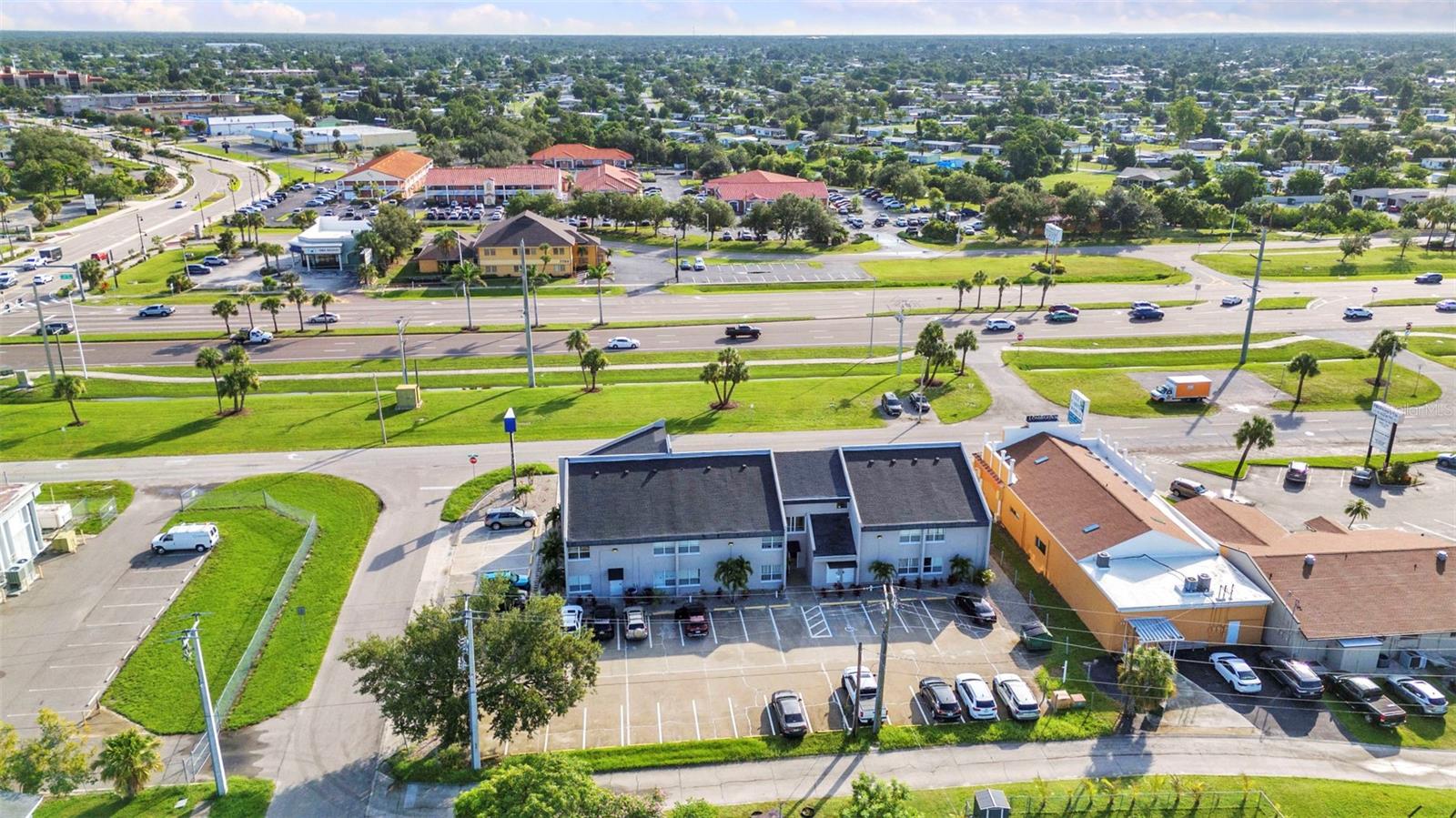 Image 6 of 30 For 3417 Tamiami Trail E