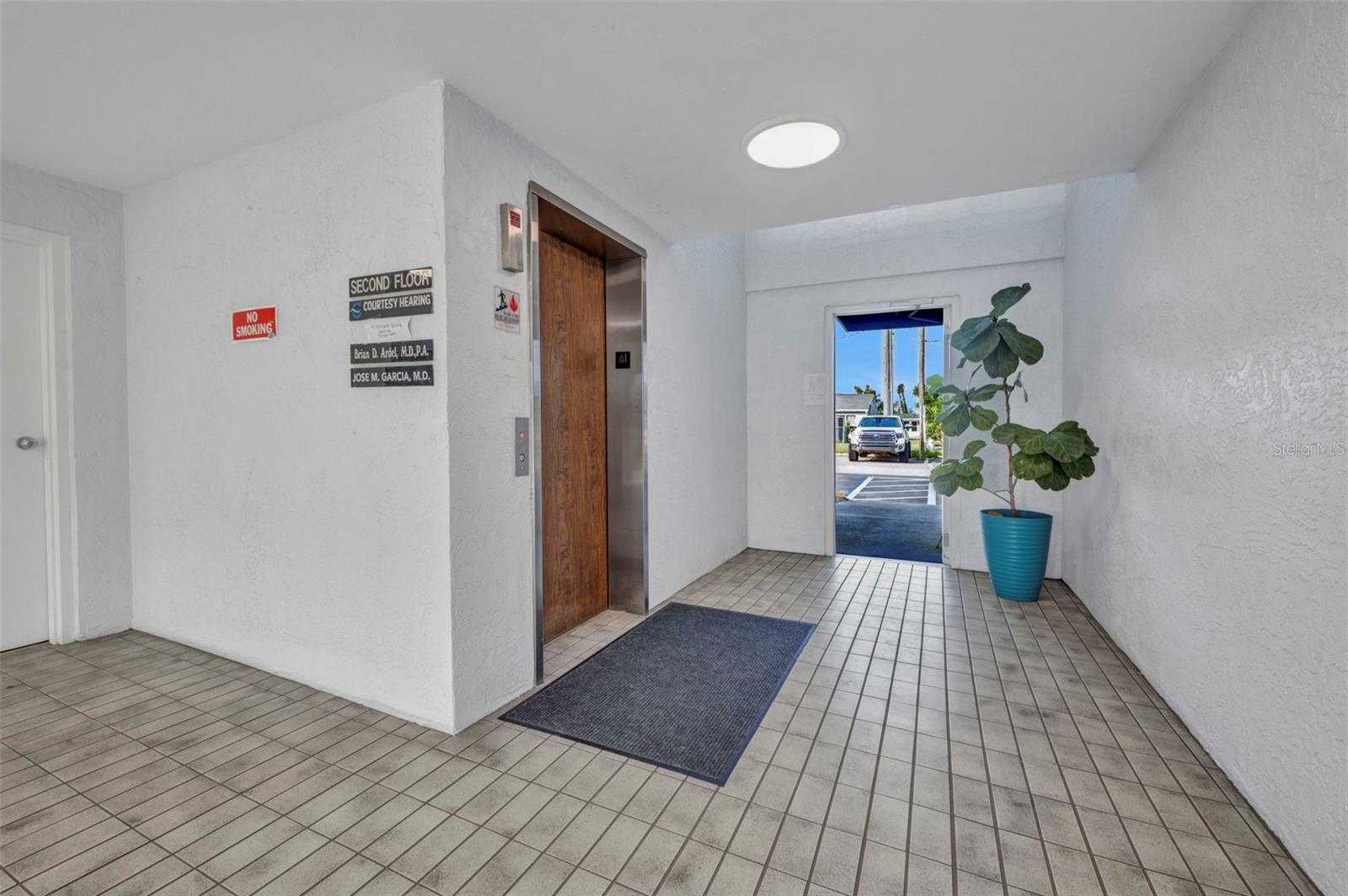 Image 9 of 30 For 3417 Tamiami Trail E