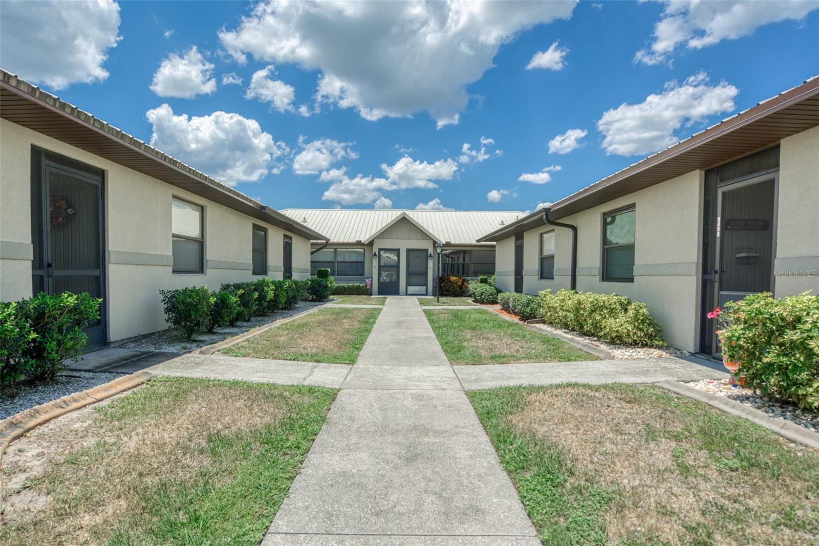 Image 2 of 22 For 2103 Villaway E