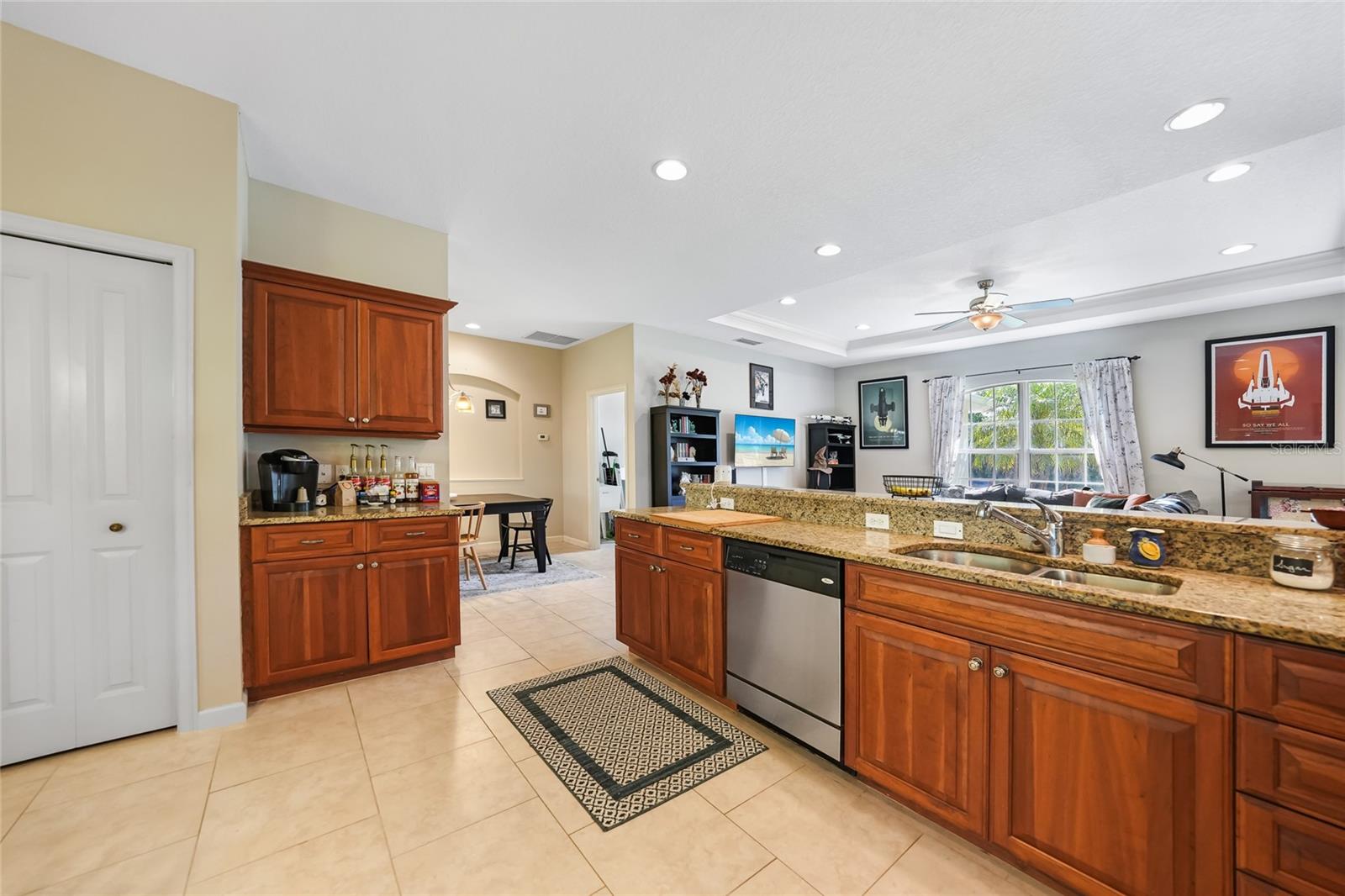 Image 21 of 55 For 2697 Parrot Street