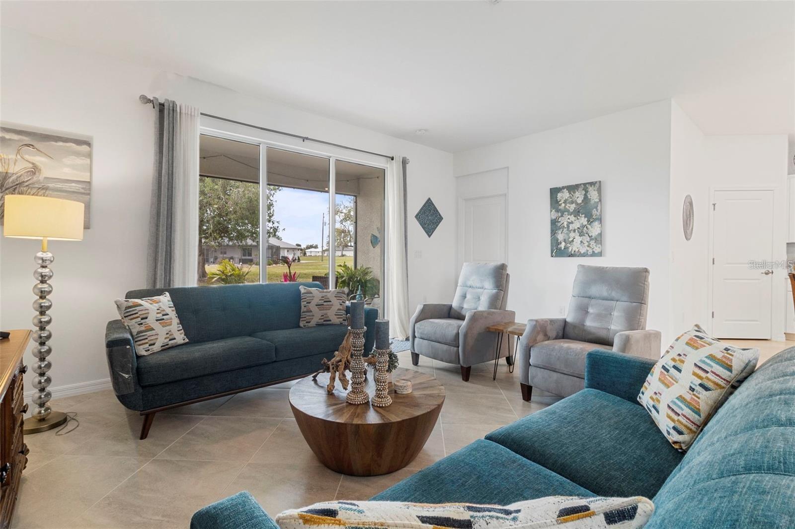 Image 14 of 47 For 25339 Alicante Drive