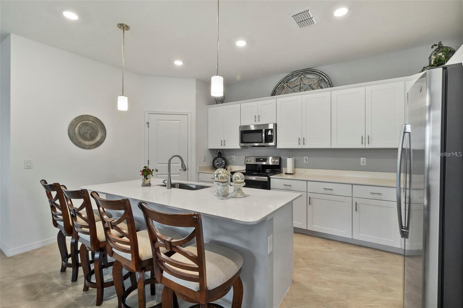 Image 4 of 47 For 25339 Alicante Drive