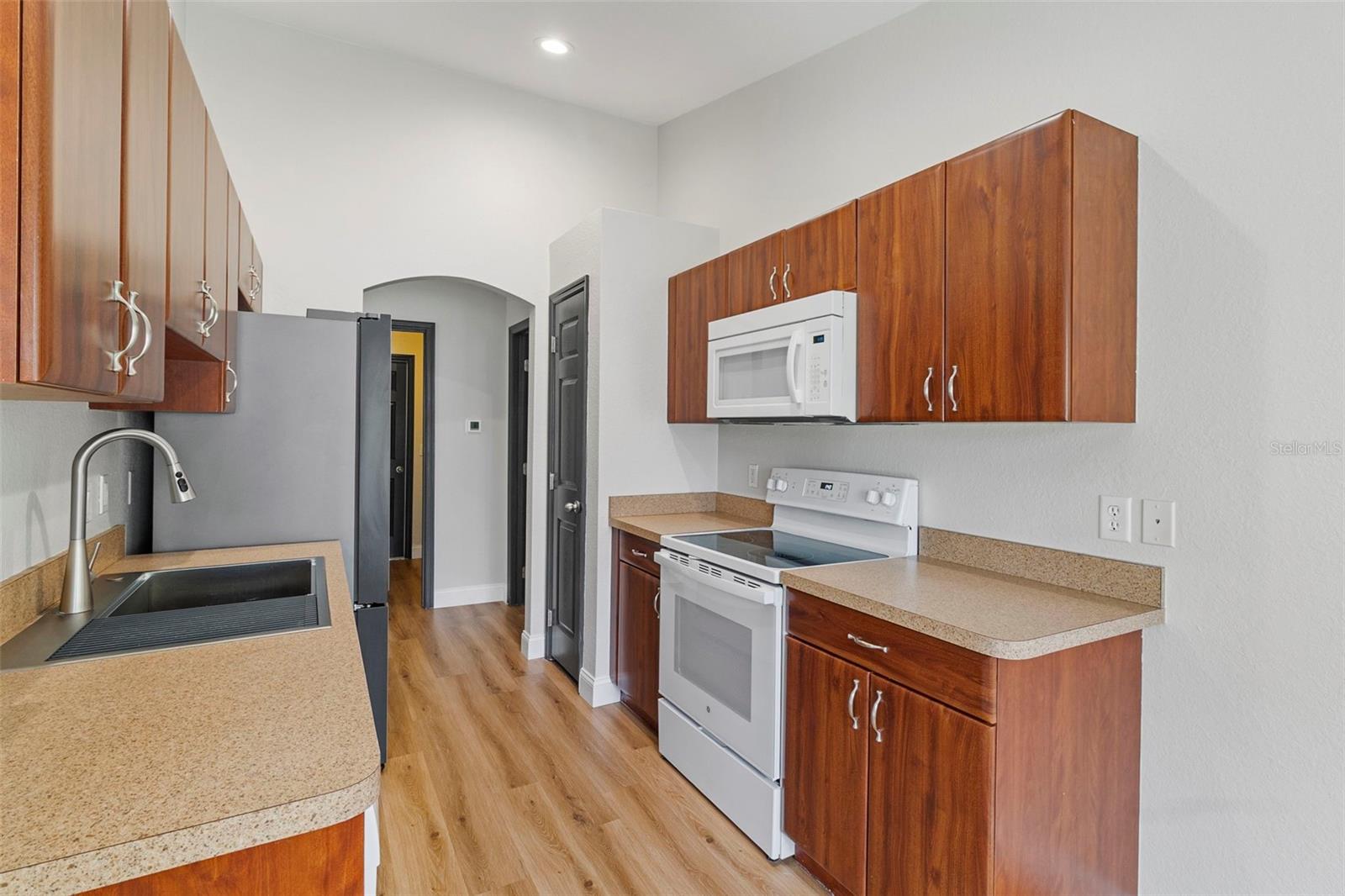 Image 11 of 32 For 2799 Thomas Lane