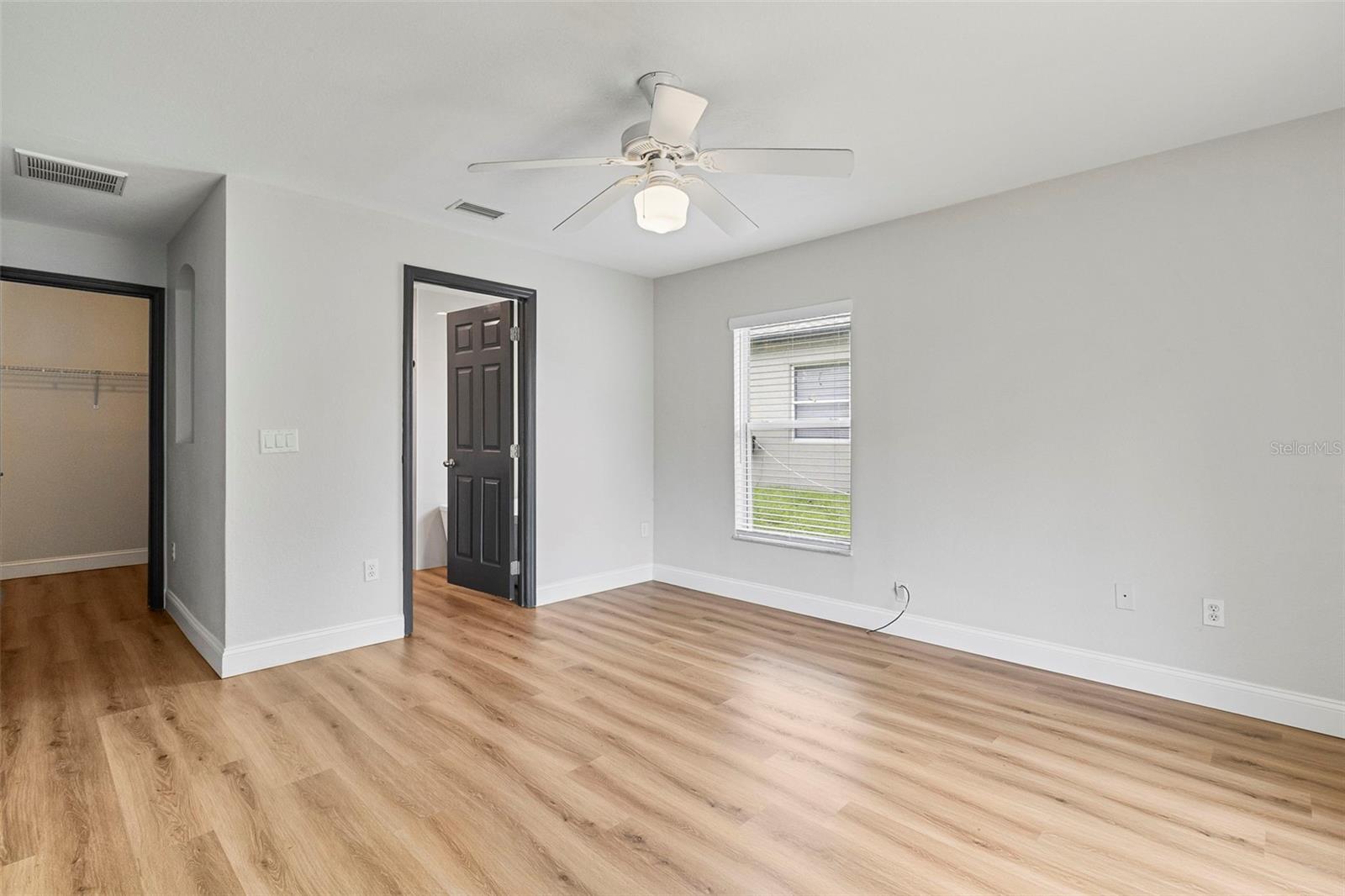 Image 17 of 32 For 2799 Thomas Lane