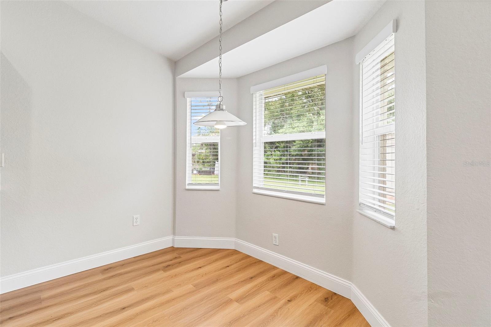 Image 9 of 32 For 2799 Thomas Lane