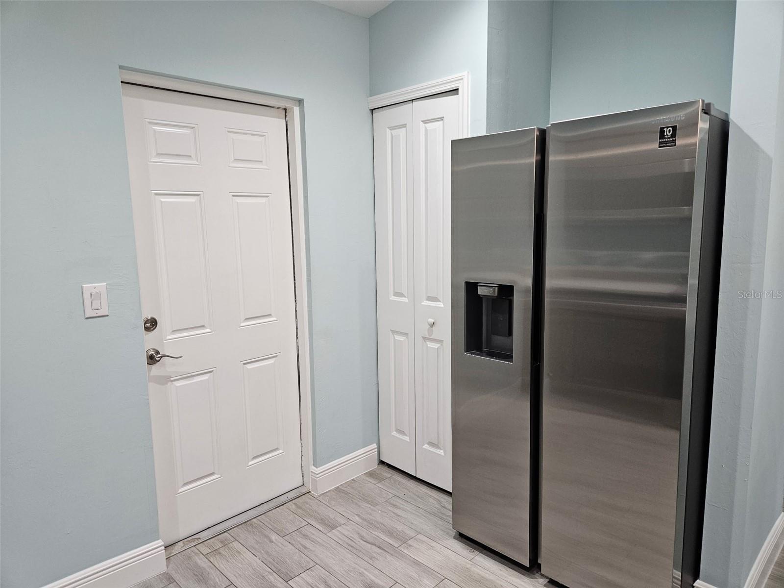 Image 12 of 51 For 9471-9473 Agate Street