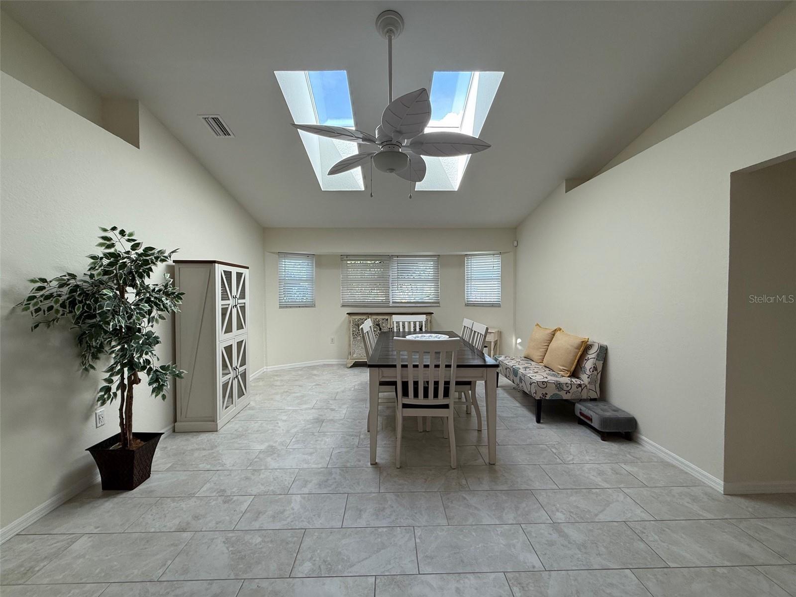 Image 11 of 30 For 17315 Sabrina Circle