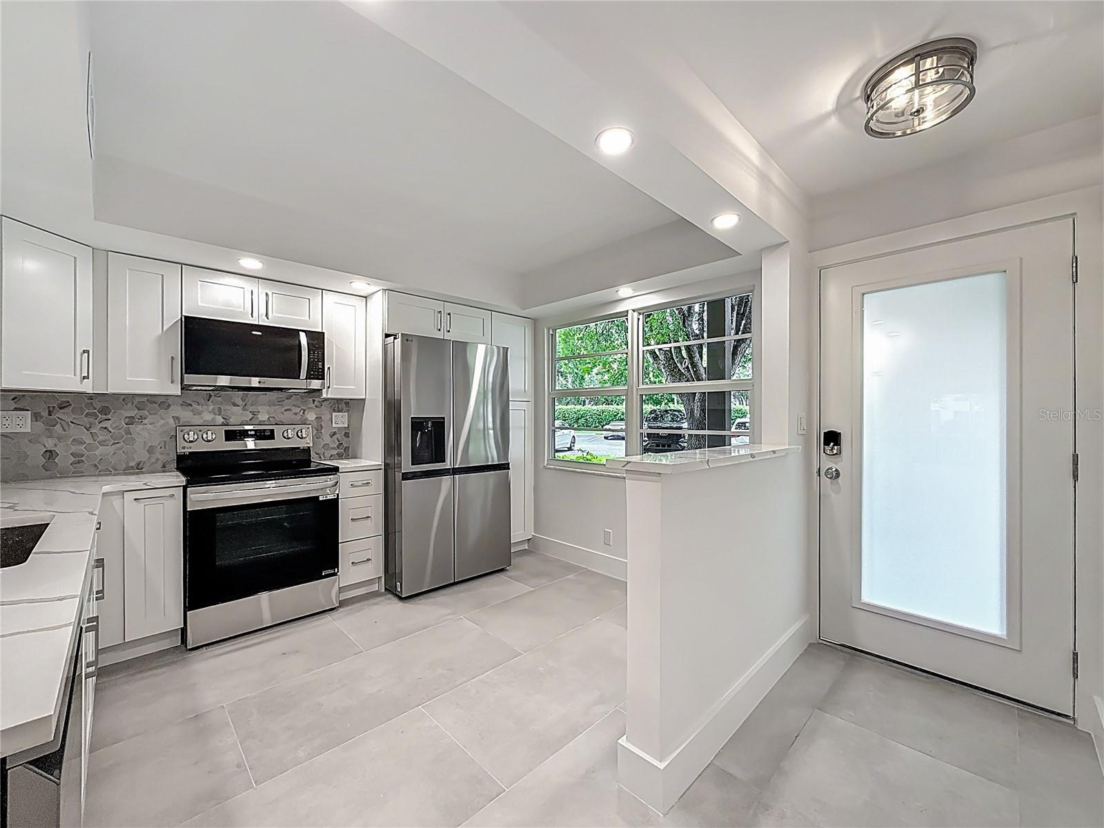 Image 14 of 42 For 4701 Martinique Drive L1