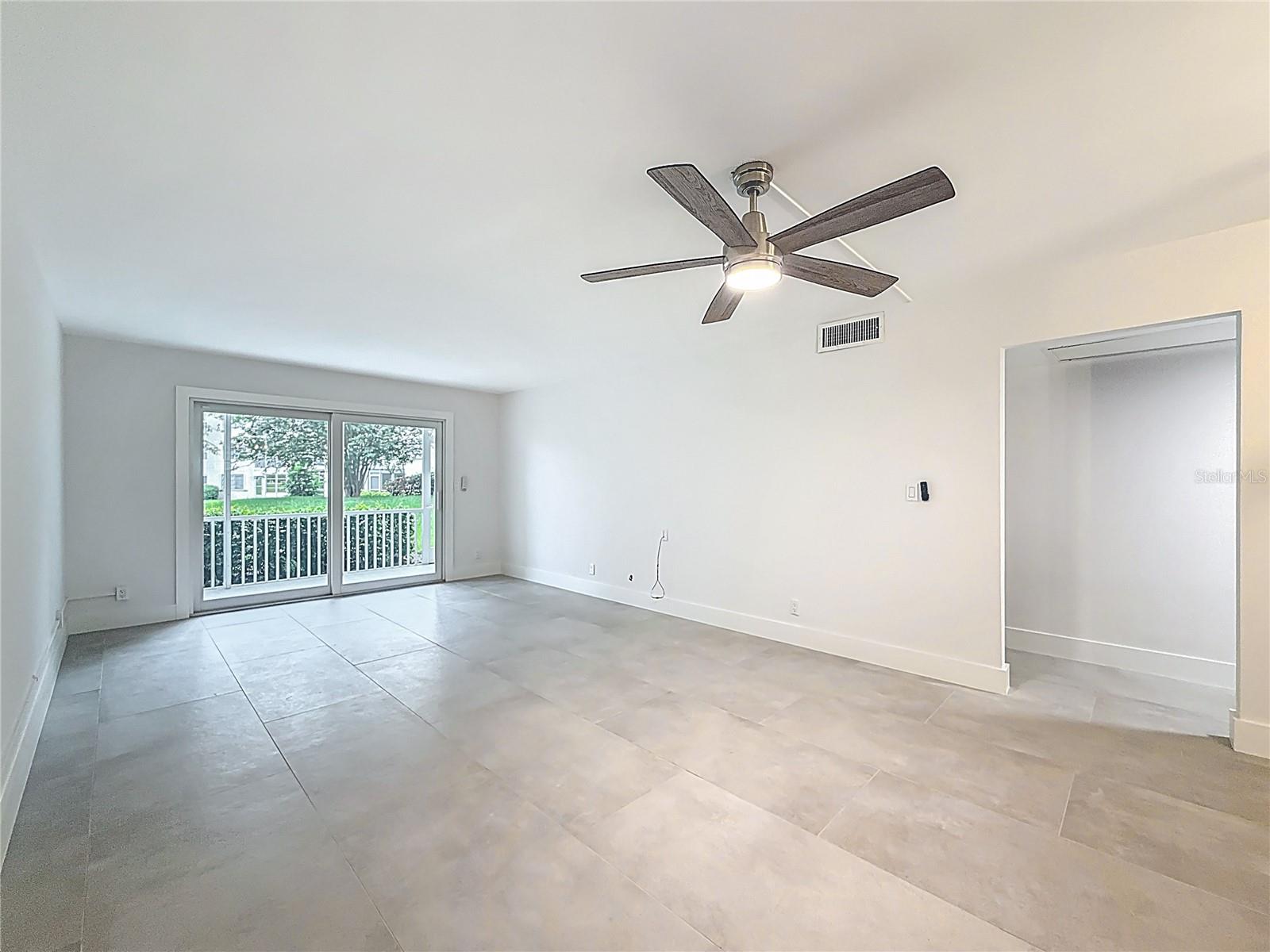 Image 17 of 42 For 4701 Martinique Drive L1