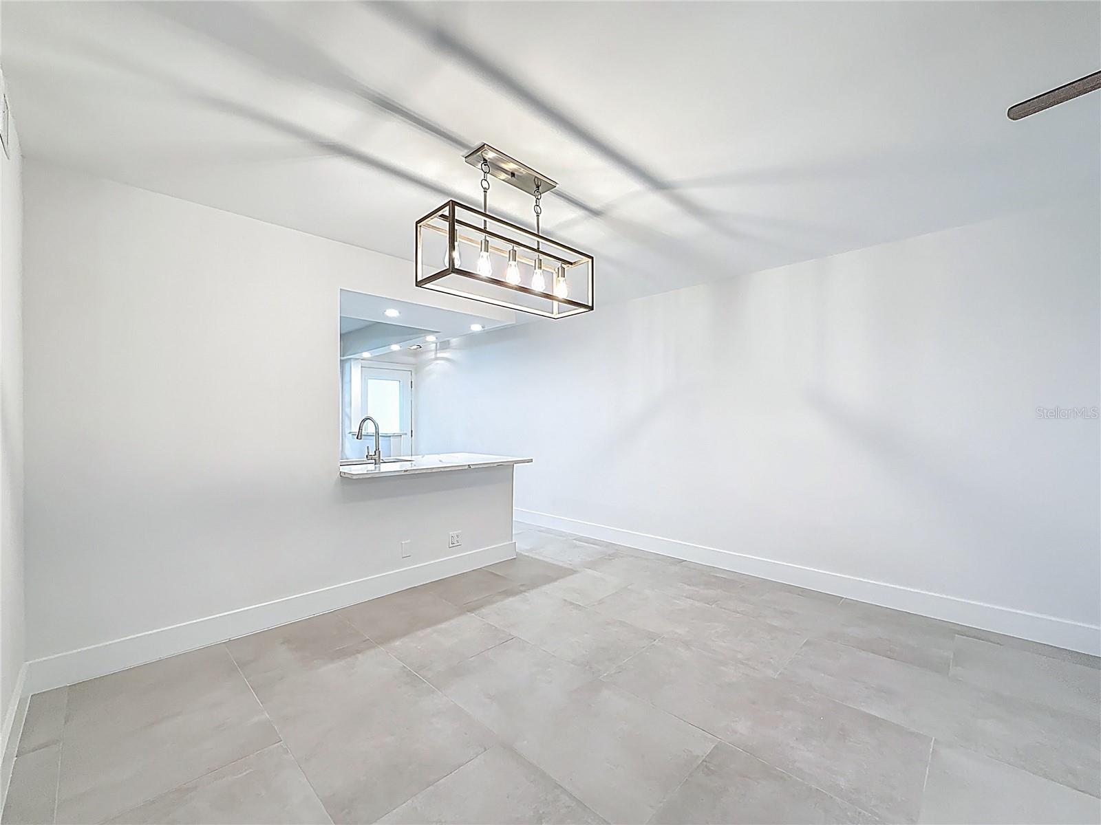 Image 19 of 42 For 4701 Martinique Drive L1