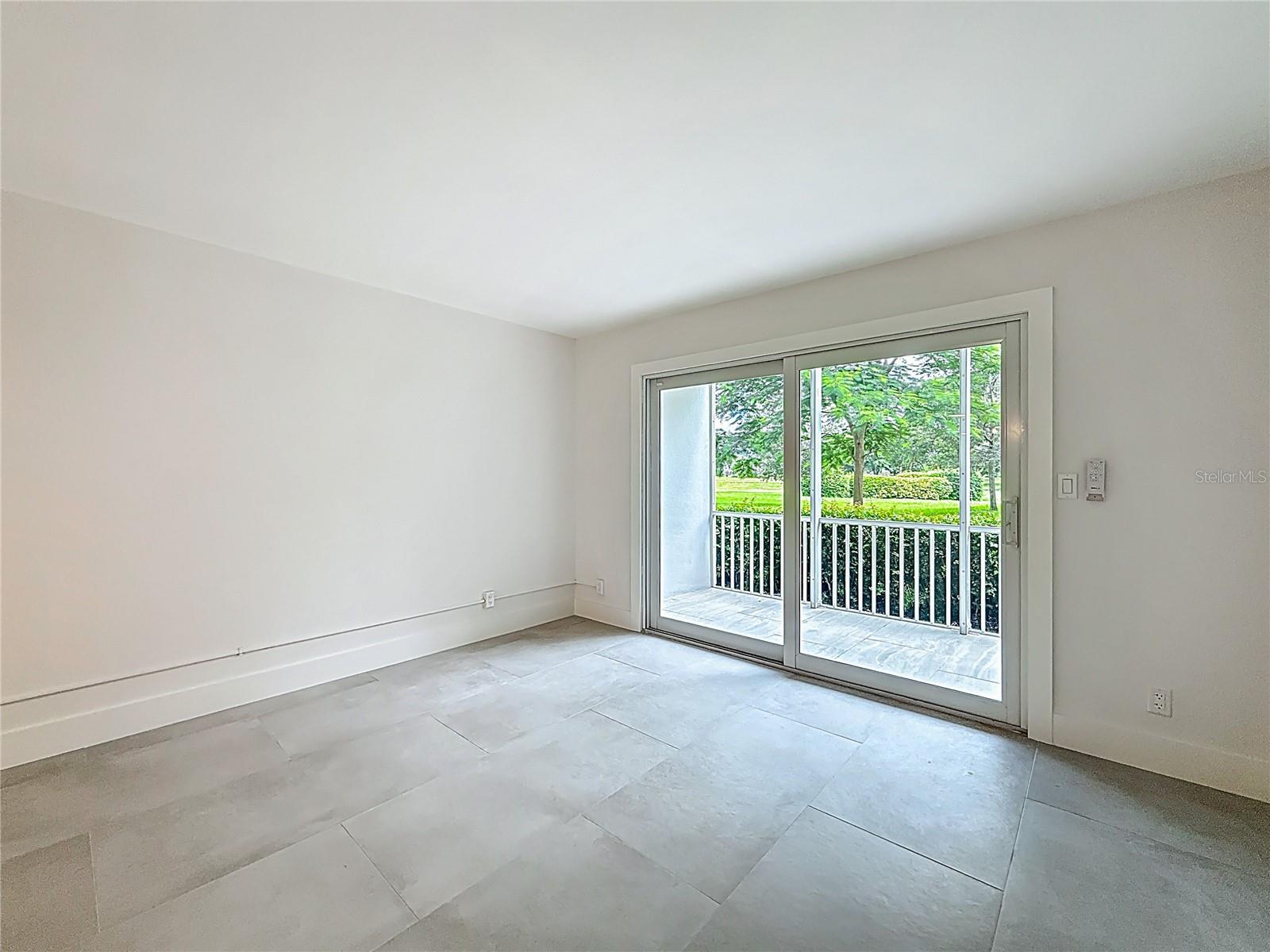 Image 21 of 42 For 4701 Martinique Drive L1