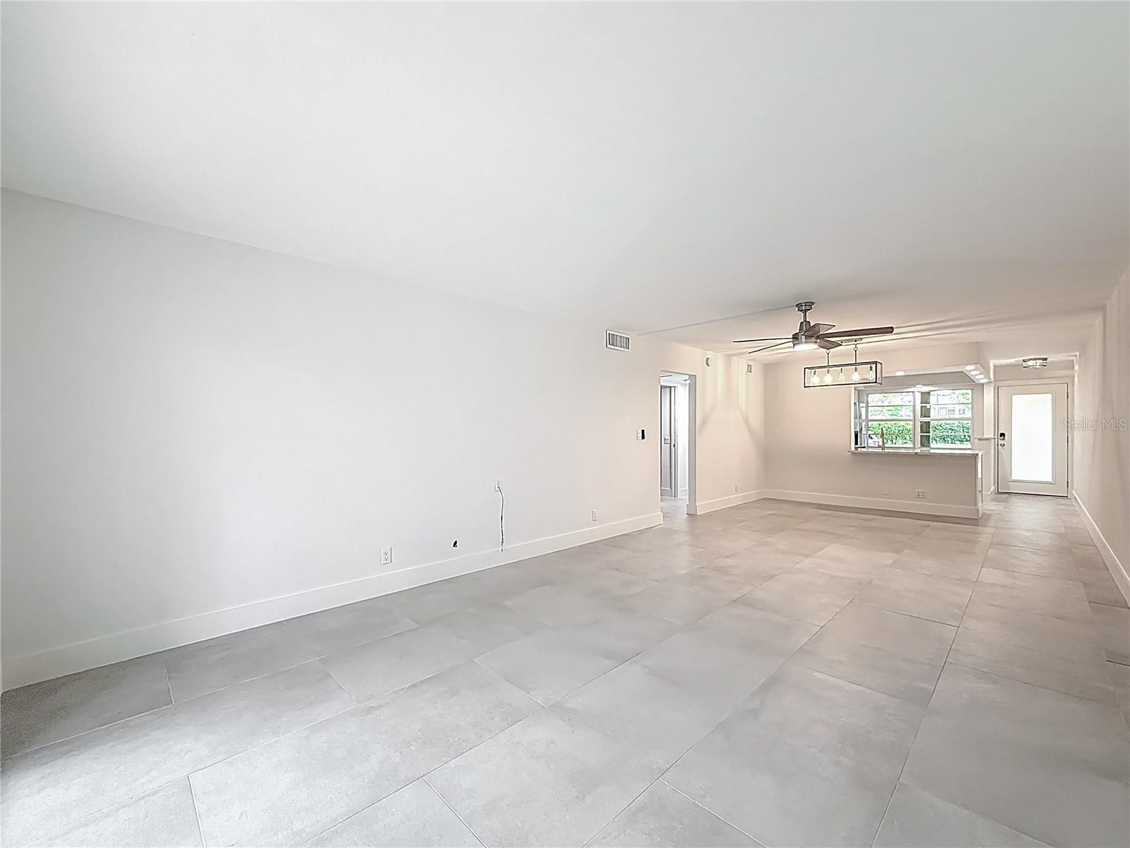 Image 23 of 42 For 4701 Martinique Drive L1