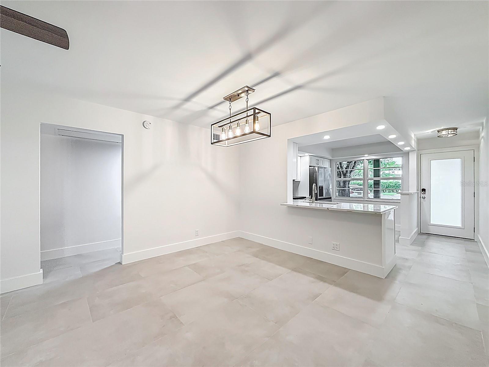 Image 24 of 42 For 4701 Martinique Drive L1
