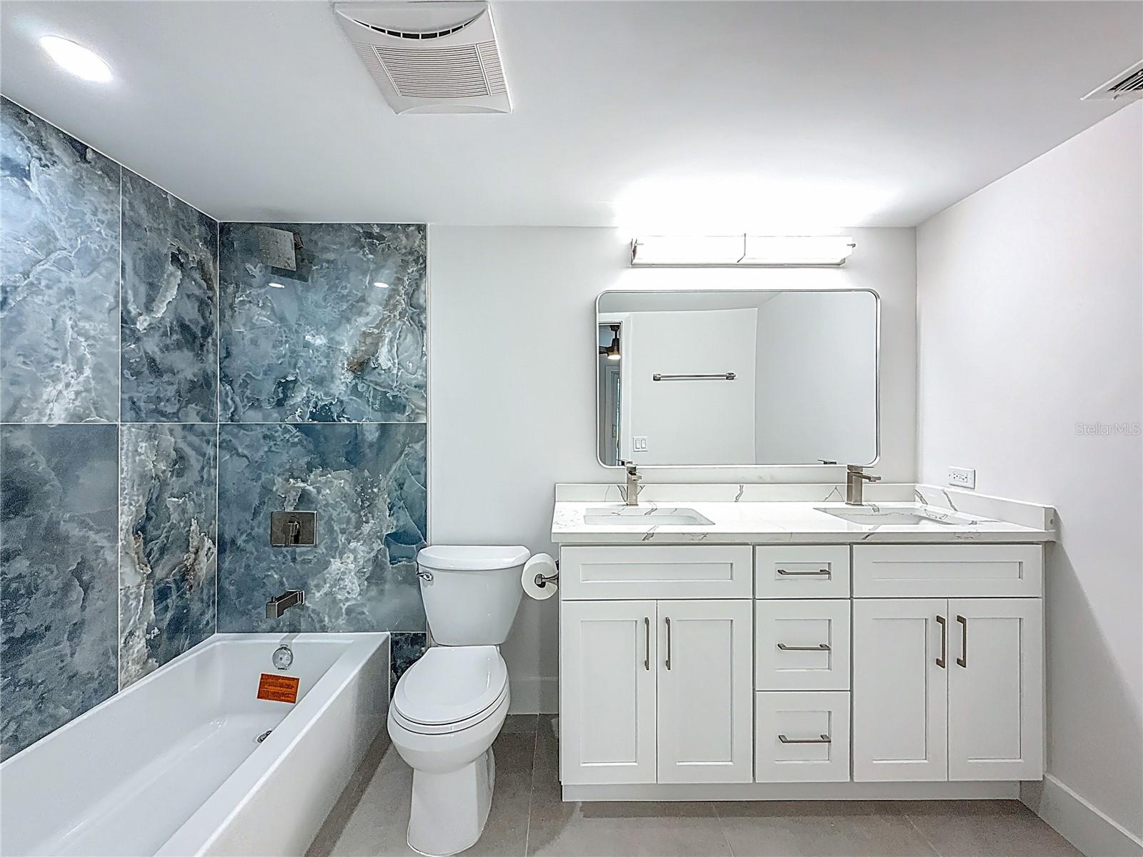 Image 29 of 42 For 4701 Martinique Drive L1