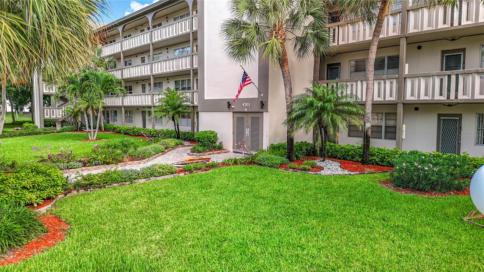 Image 3 of 42 For 4701 Martinique Drive L1