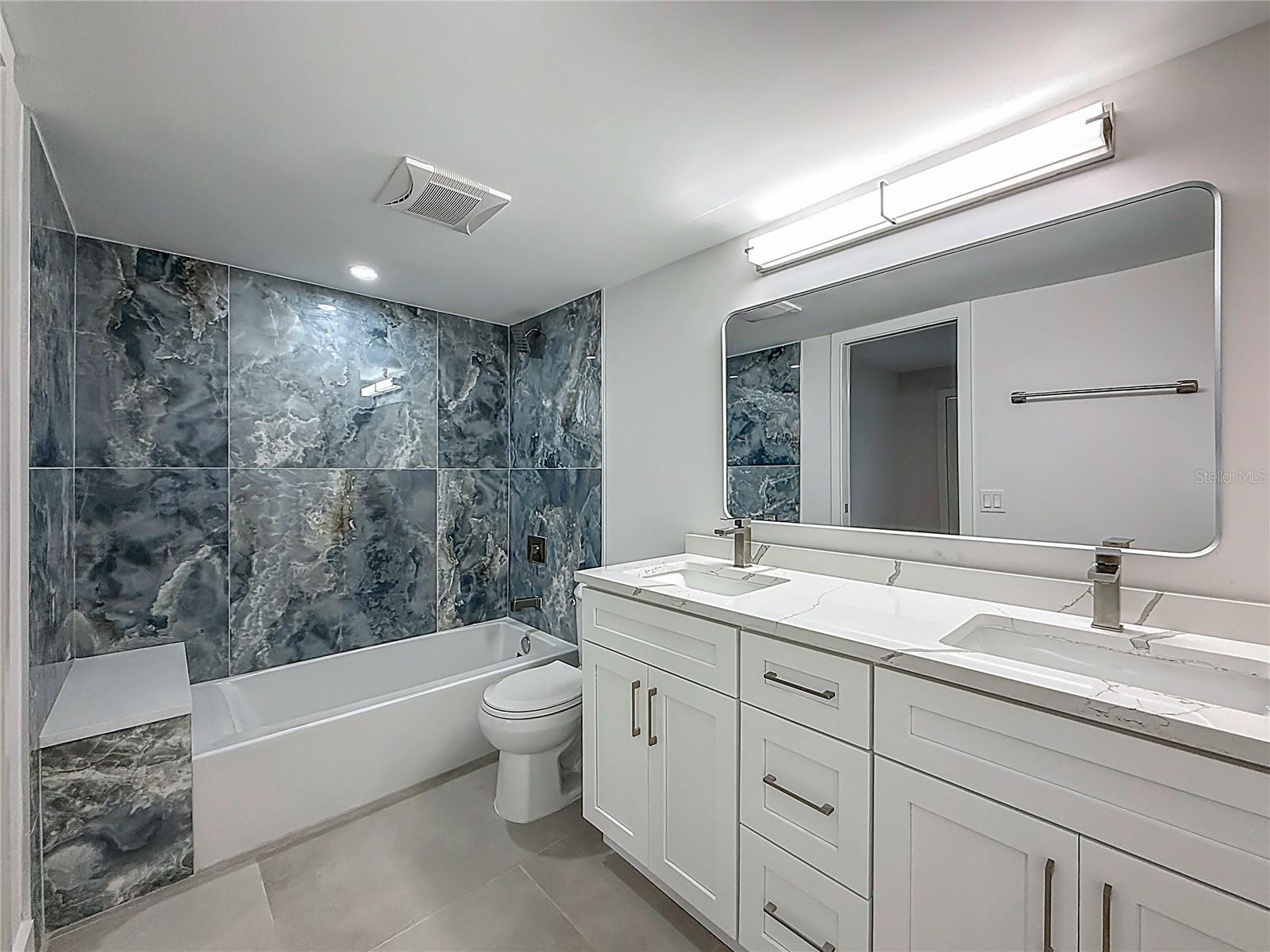 Image 30 of 42 For 4701 Martinique Drive L1