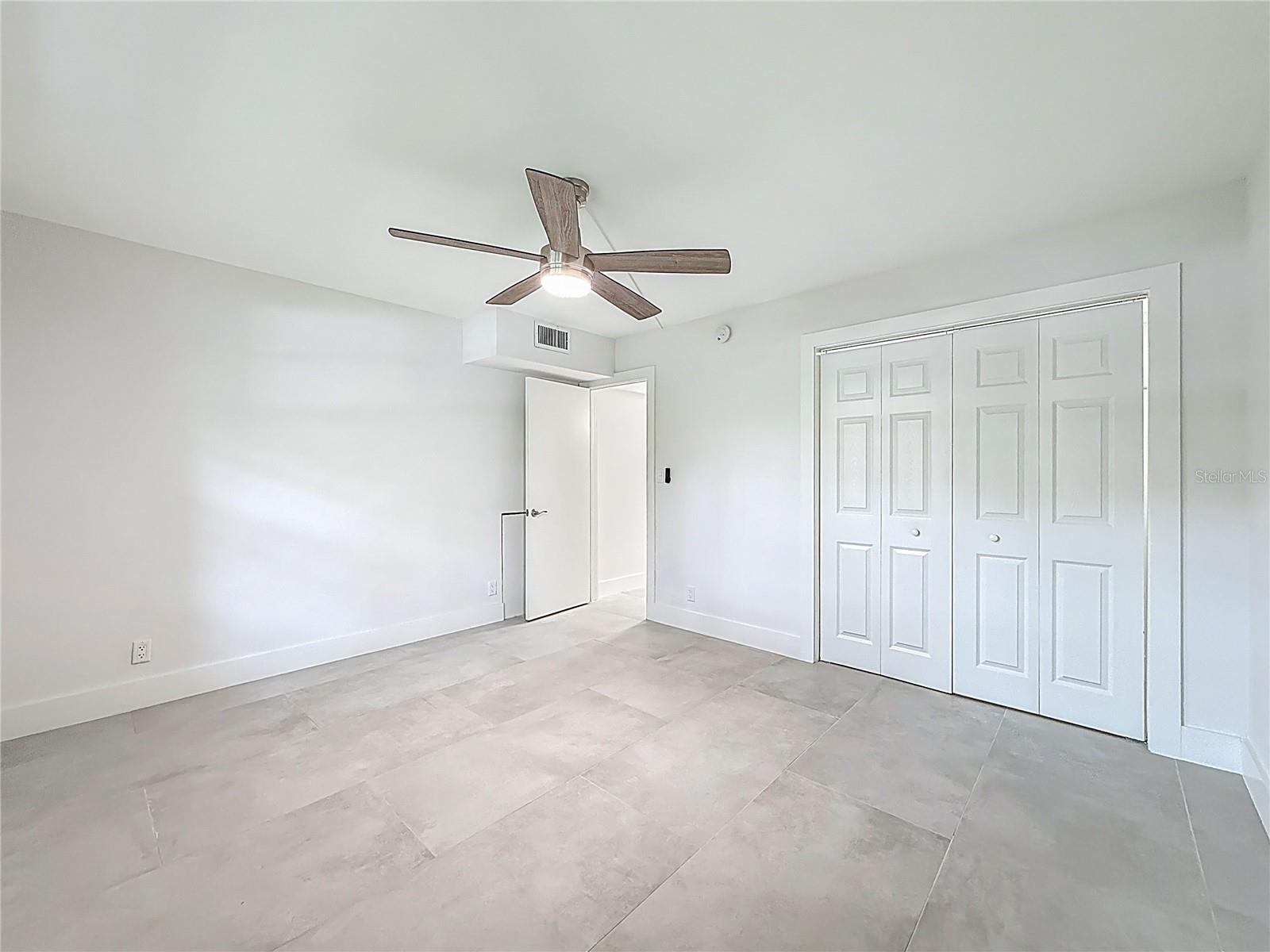 Image 33 of 42 For 4701 Martinique Drive L1