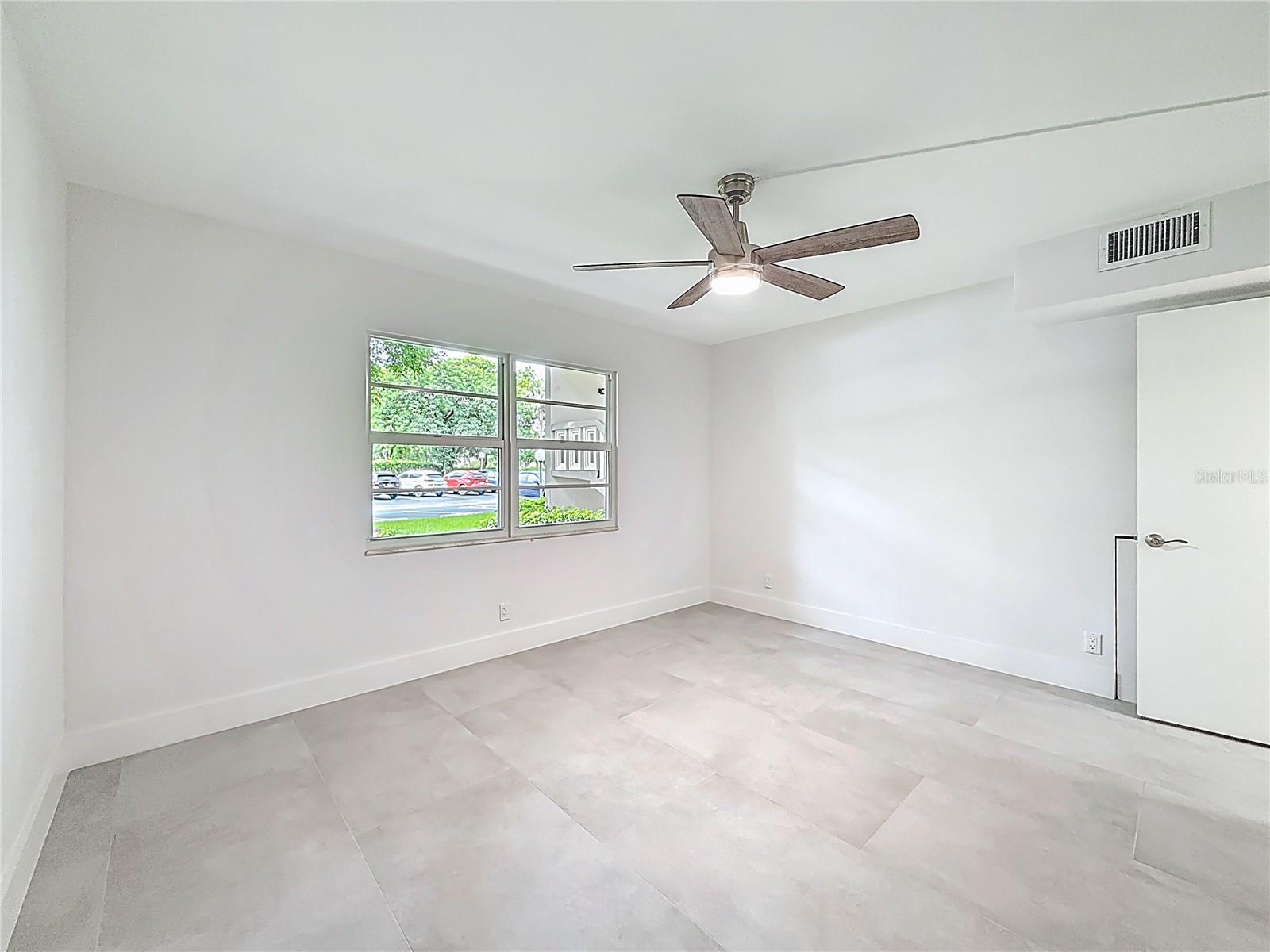 Image 34 of 42 For 4701 Martinique Drive L1