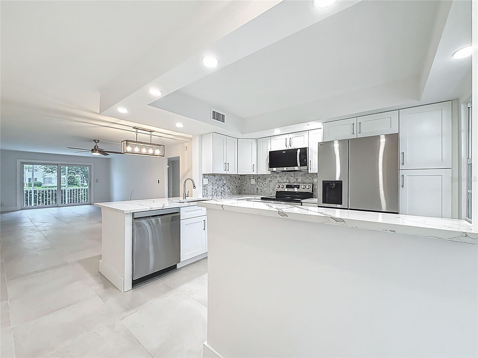 Image 5 of 42 For 4701 Martinique Drive L1